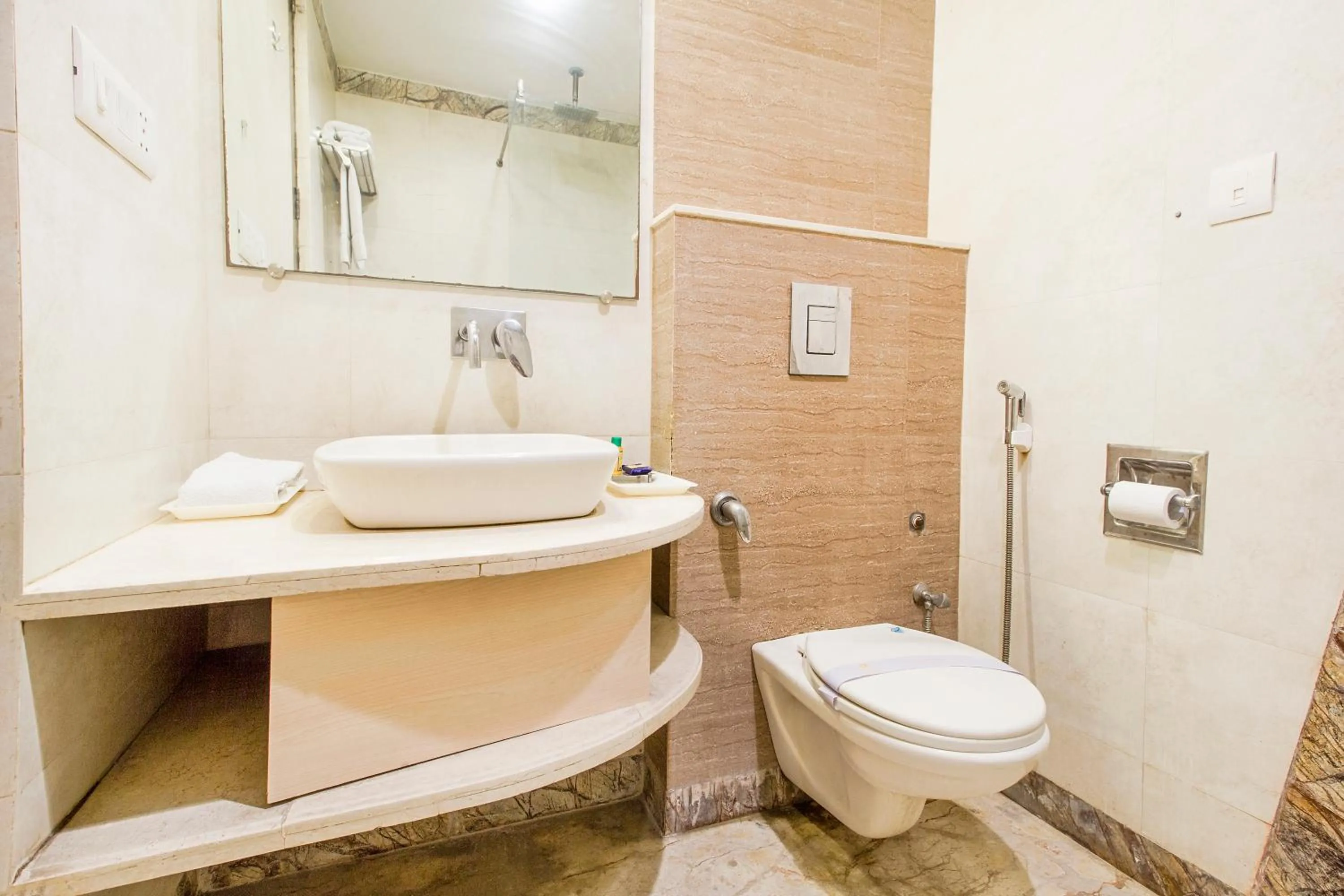 Toilet in Hotel Sunstar Heights