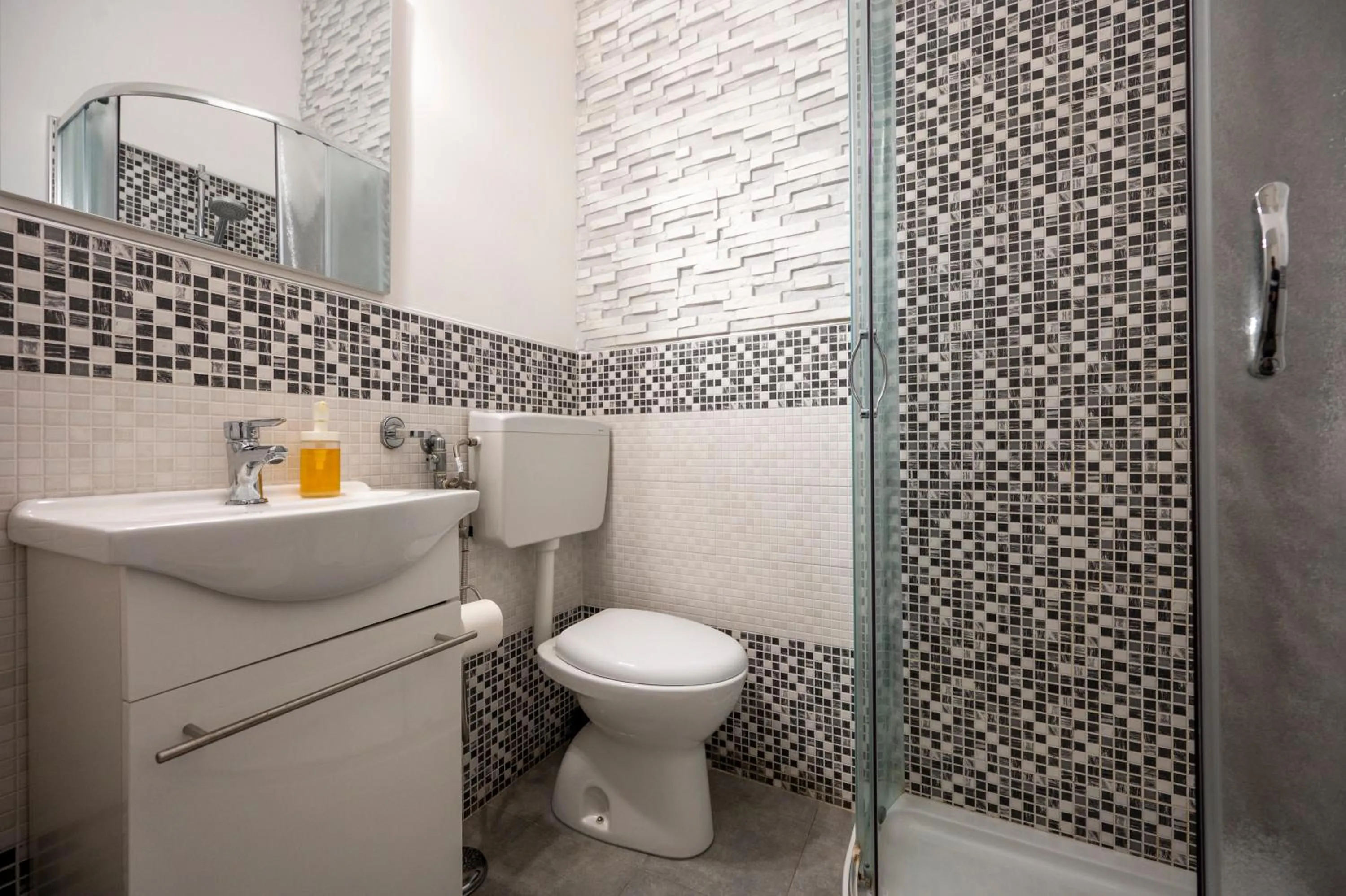 Shower in Zanzibar - Charming Rooms and Apartments