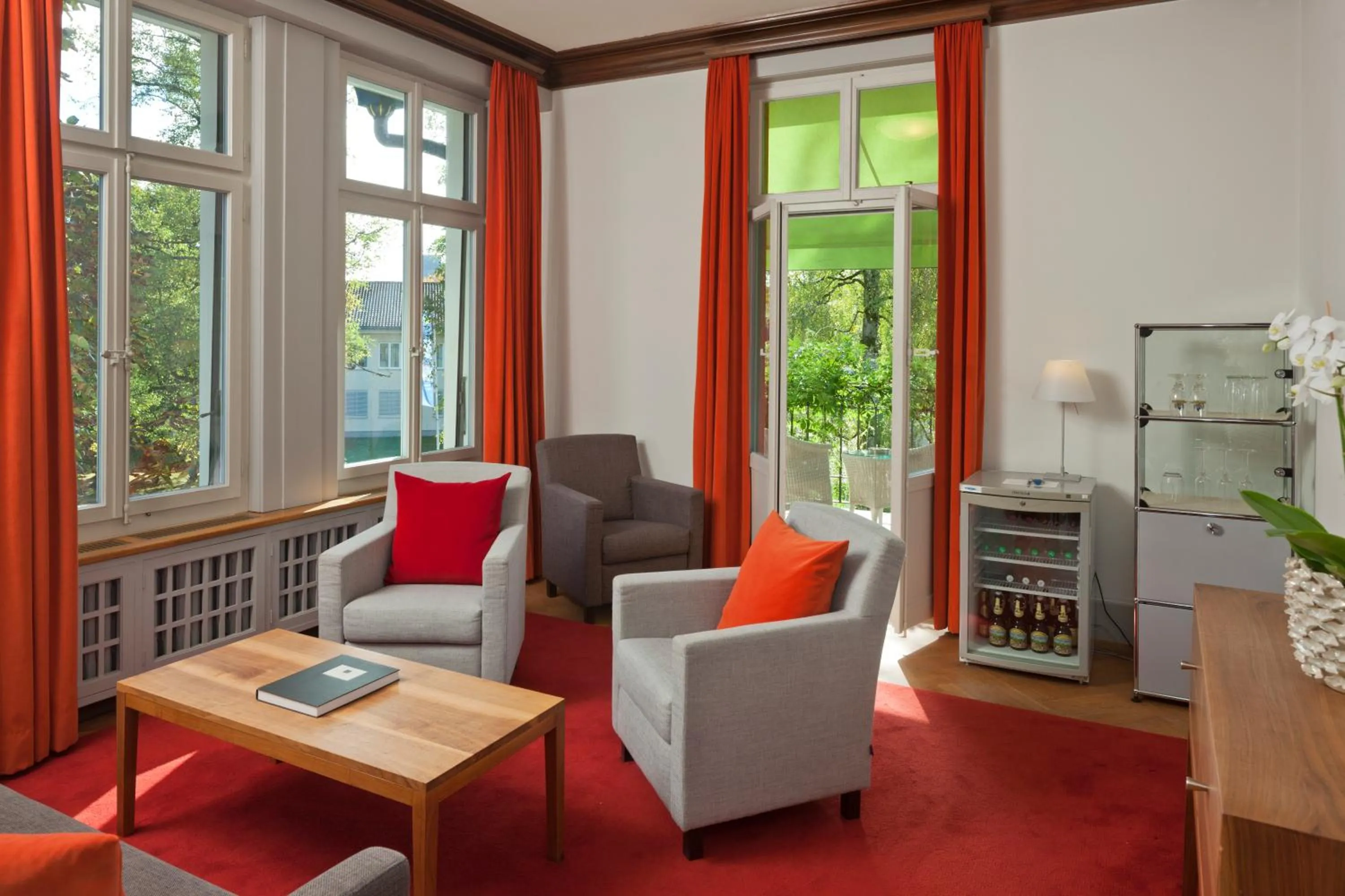 Communal lounge/ TV room in Boutique-Hotel Auberge Langenthal