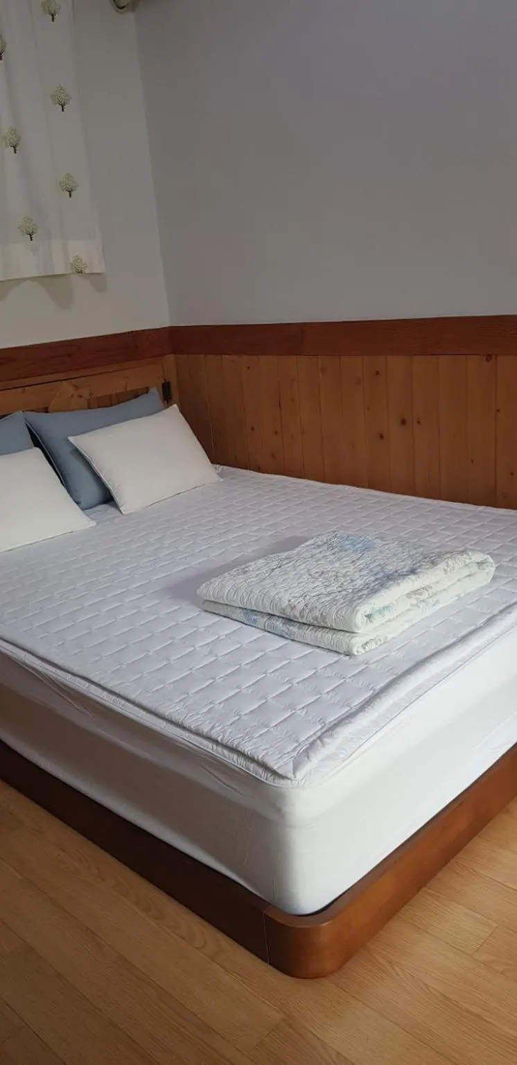 Bed in Starlight Rest Area