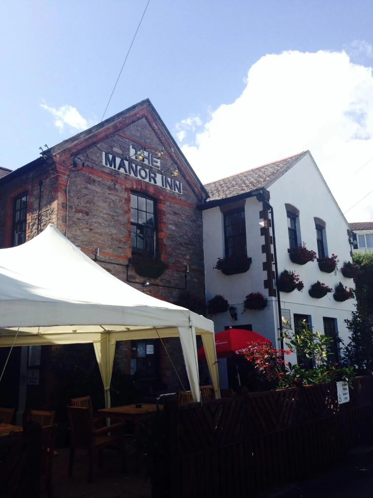 Property building in Manor Inn Galmpton