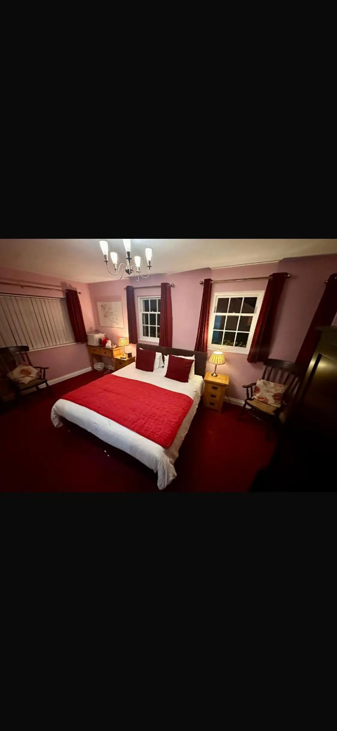 Bed in Manor Inn Galmpton