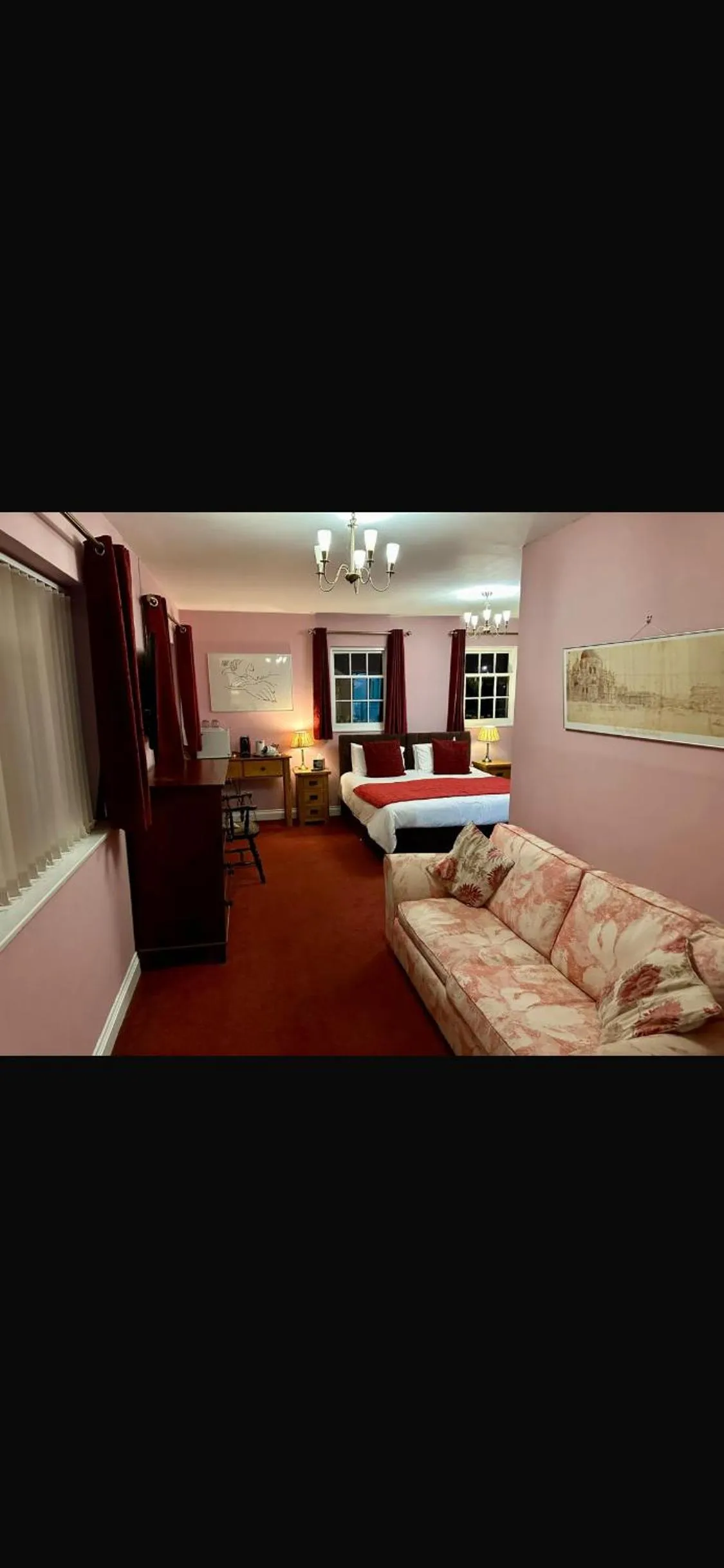 Bed in Manor Inn Galmpton