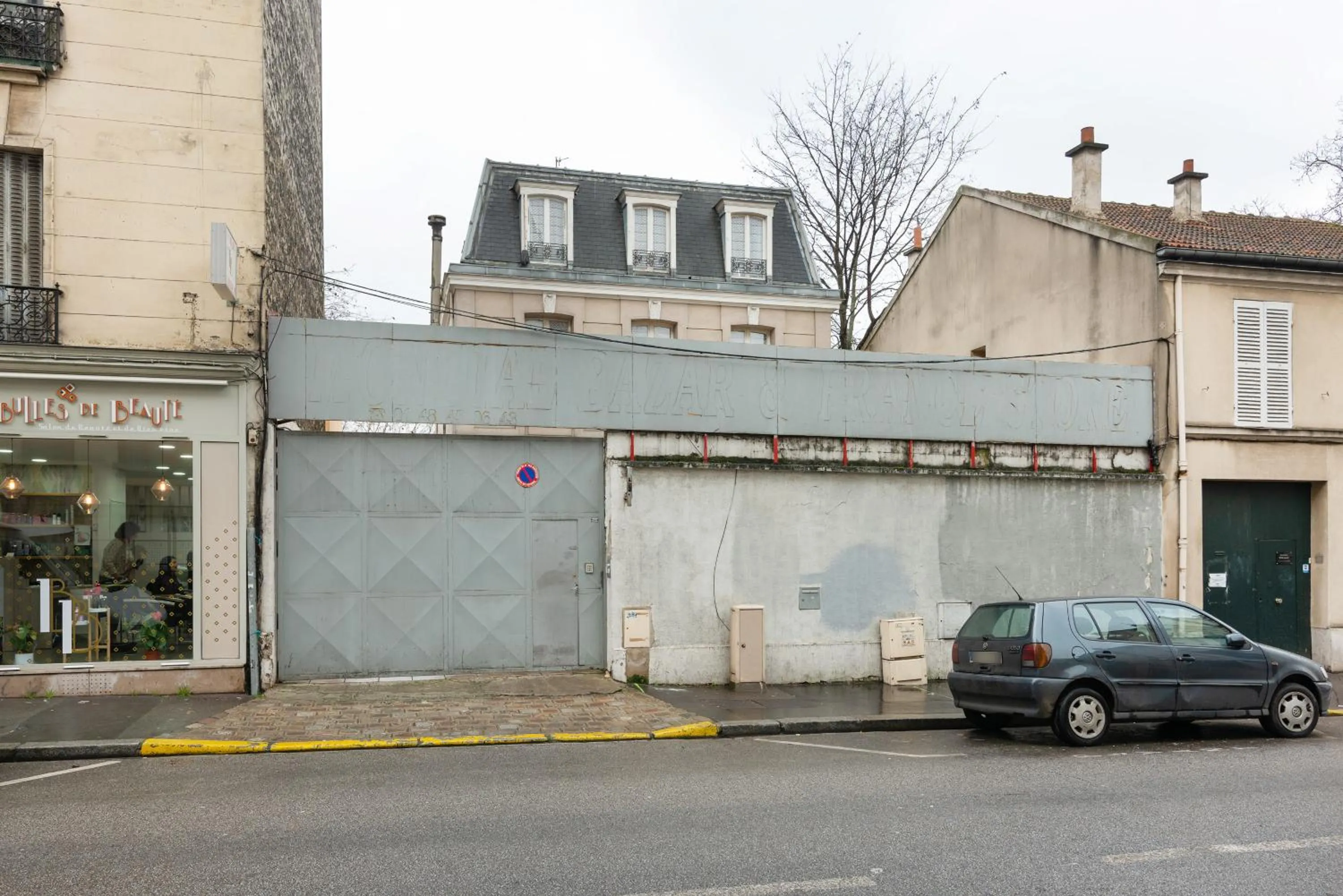 Property building in Cameleon Paris Guesthouse