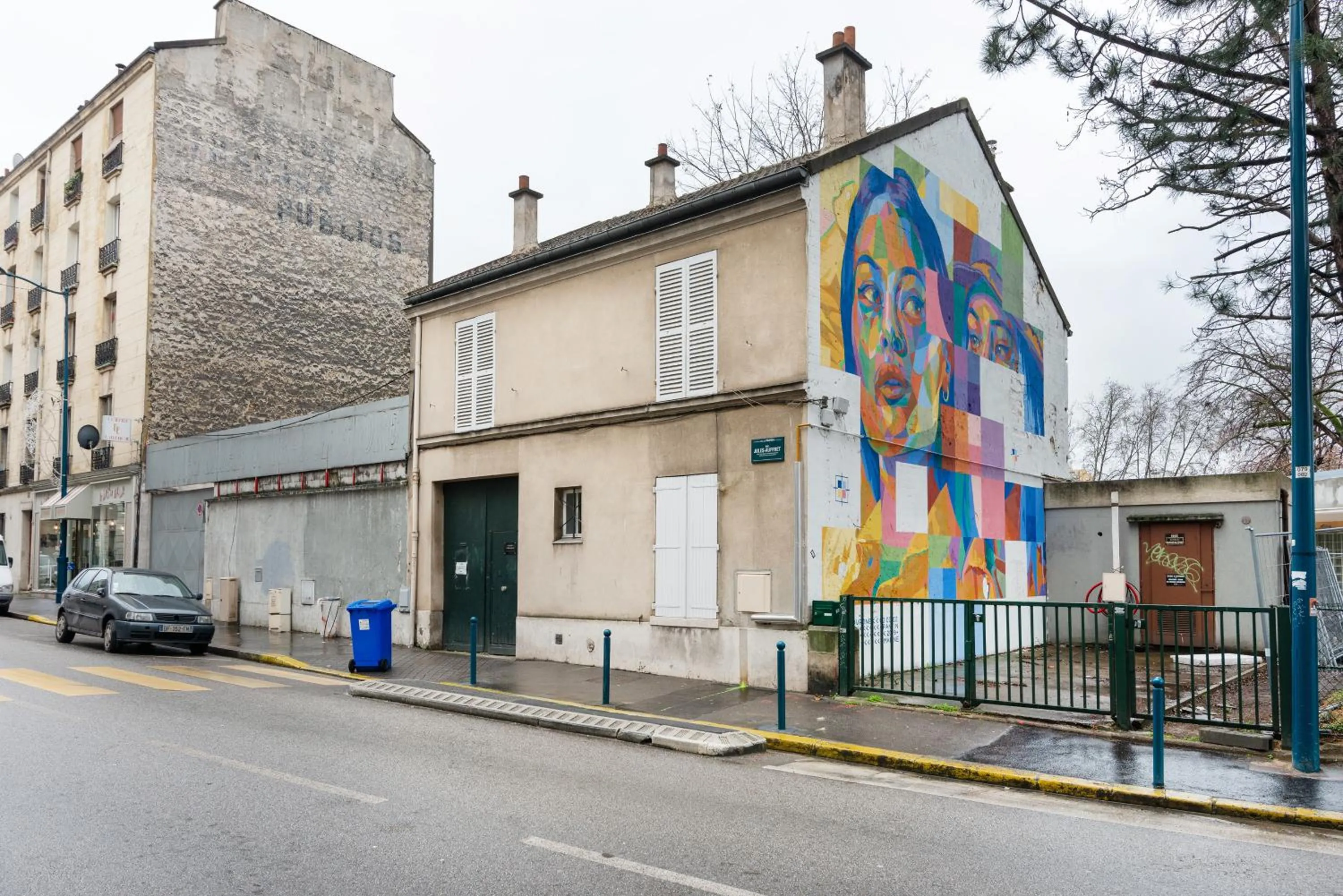 Property building in Cameleon Paris Guesthouse