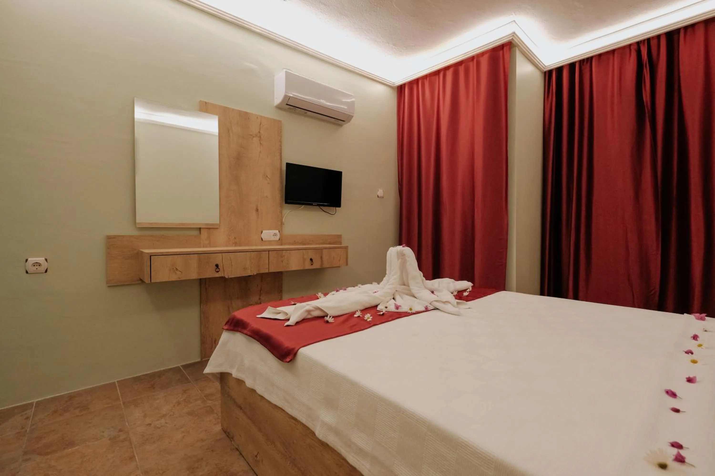 Bed in Tunacan Hotel