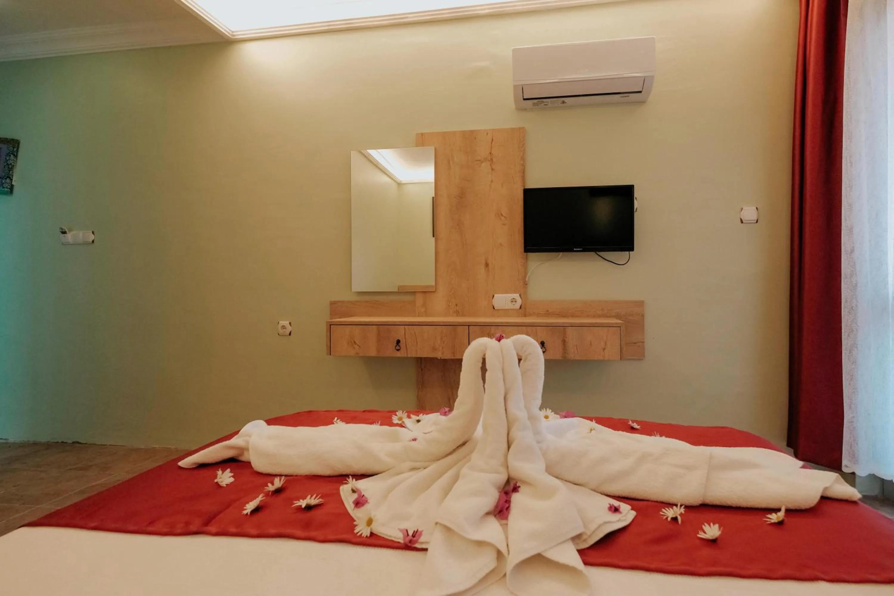 Bed in Tunacan Hotel