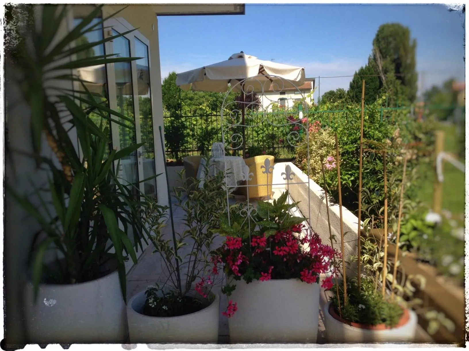 Patio in Incanto di Luna Hotel