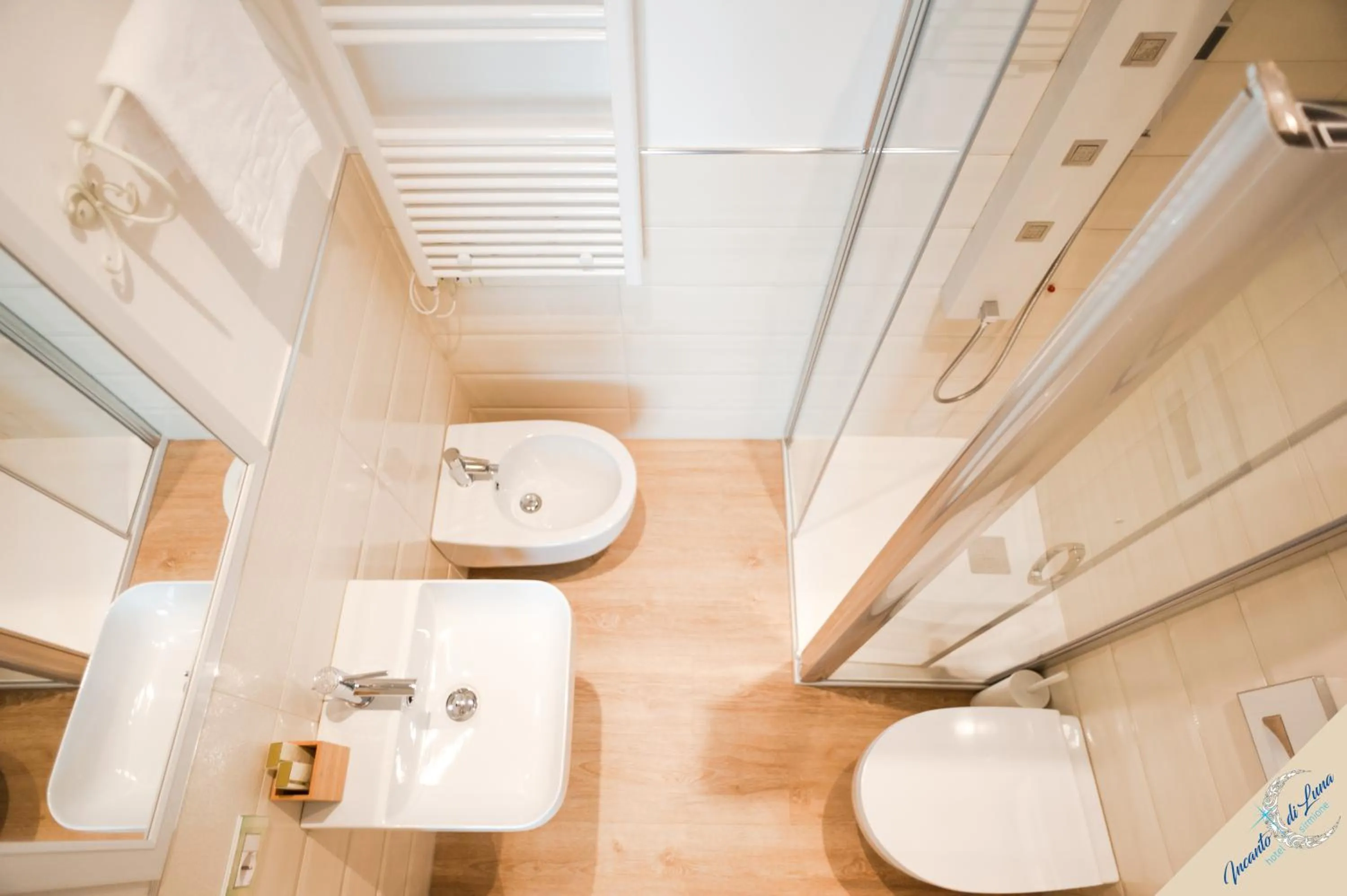 Shower in Incanto di Luna Hotel