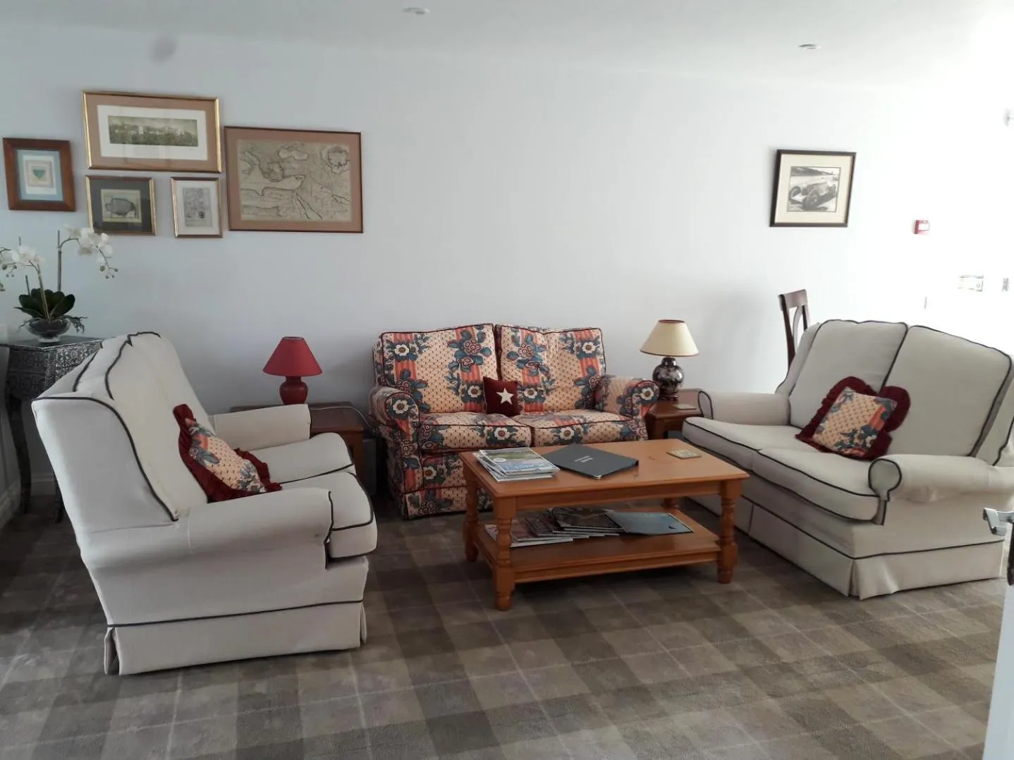 Communal lounge/ TV room in Clock House B&B