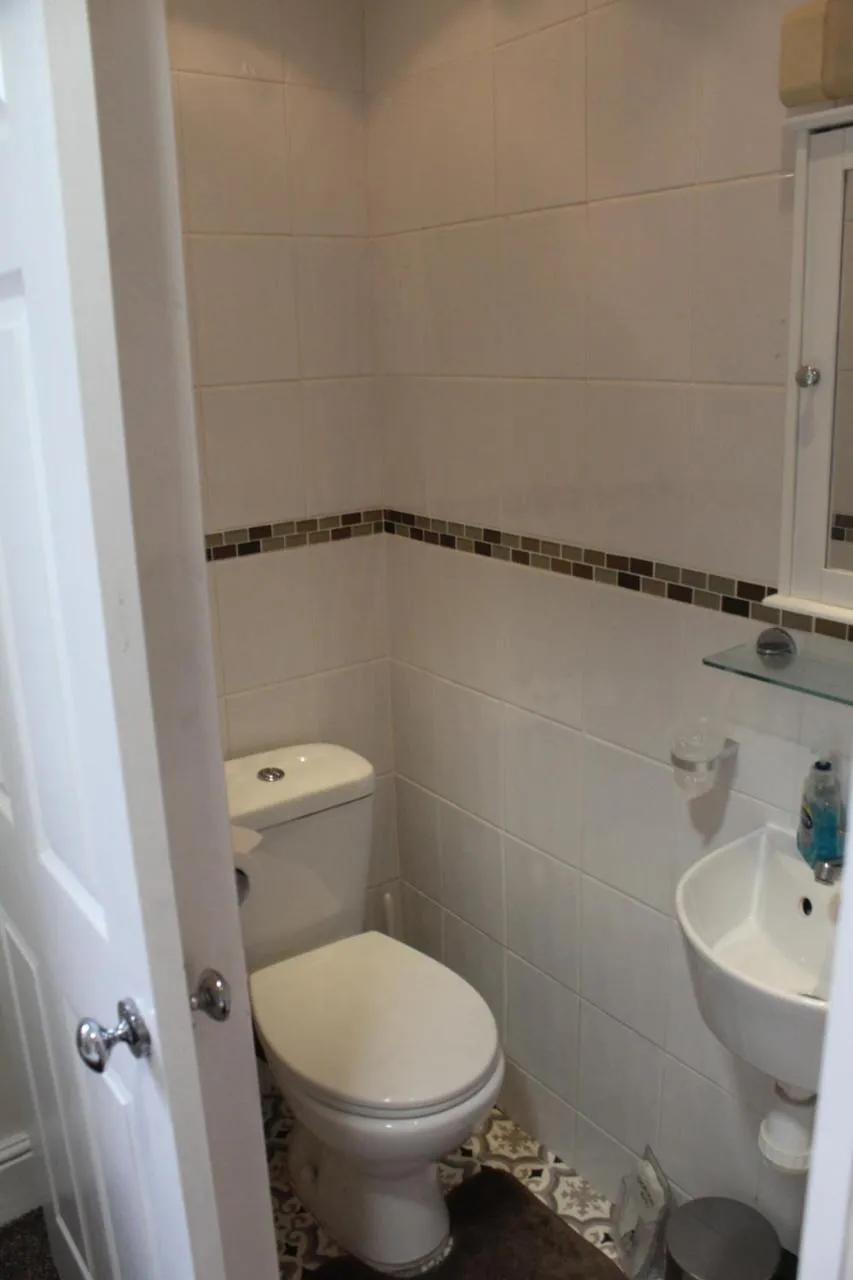 Property building in Oakwell Guest House