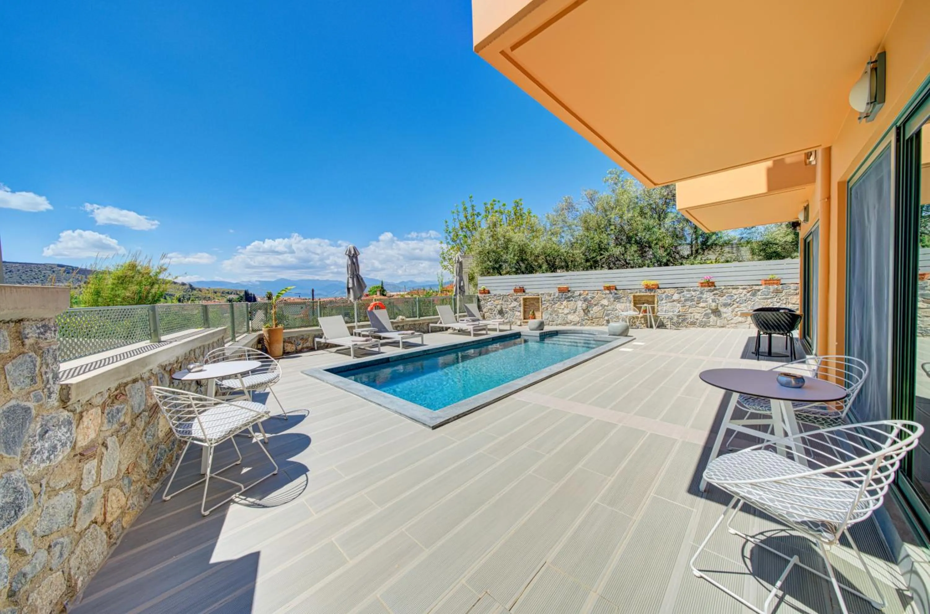 Patio in Kanathos Pigi