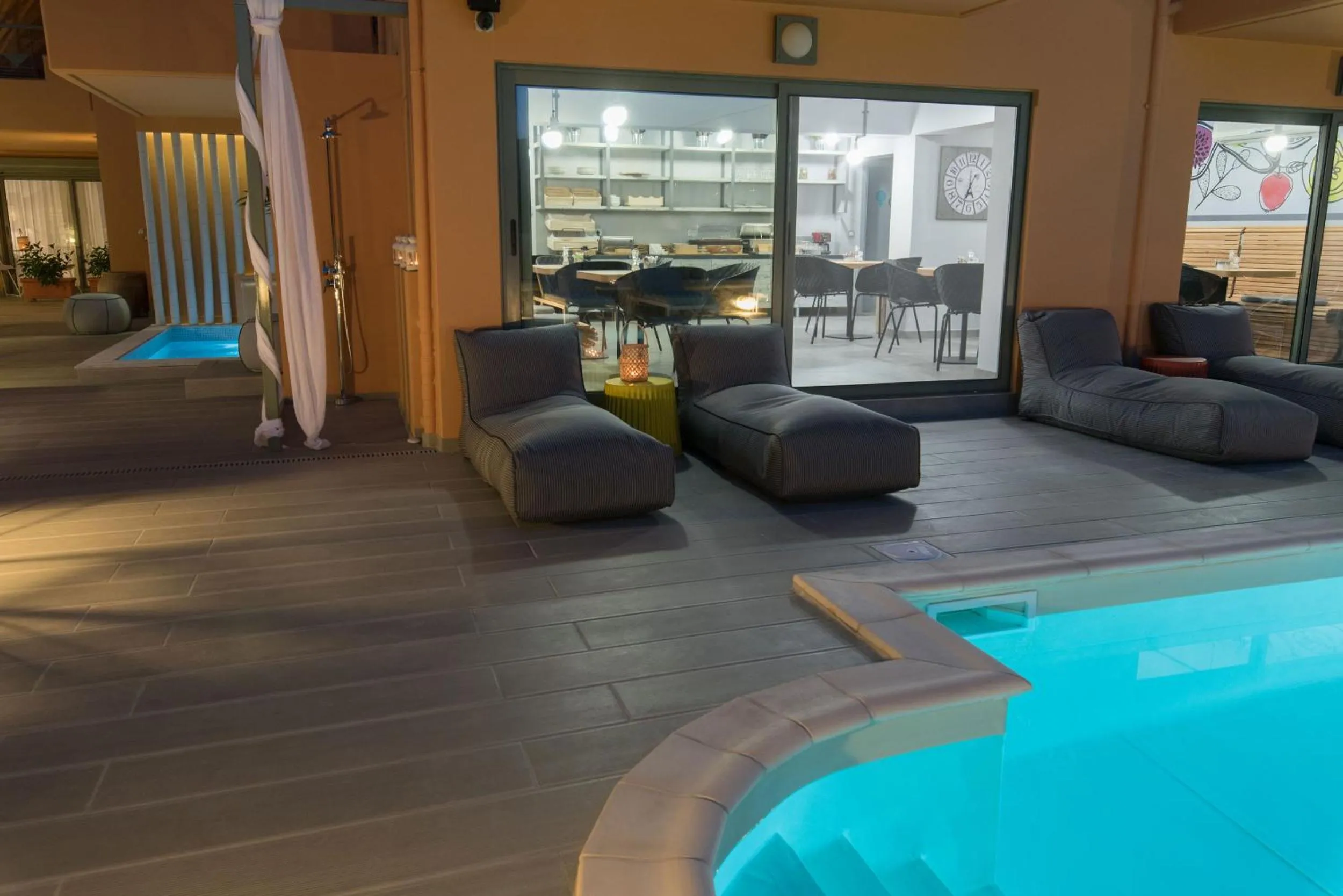 Seating area in Kanathos Pigi