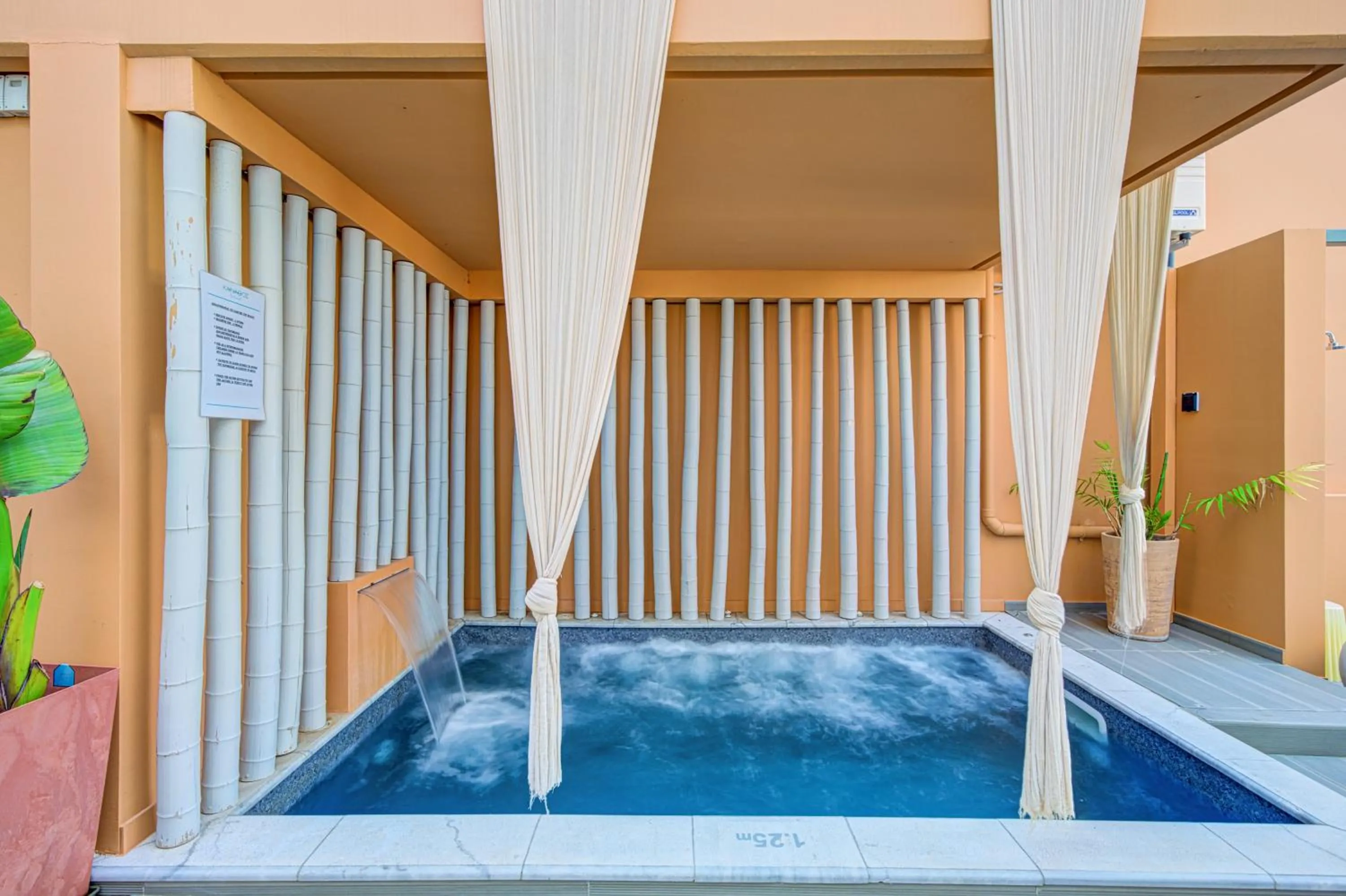 Hot Tub in Kanathos Pigi