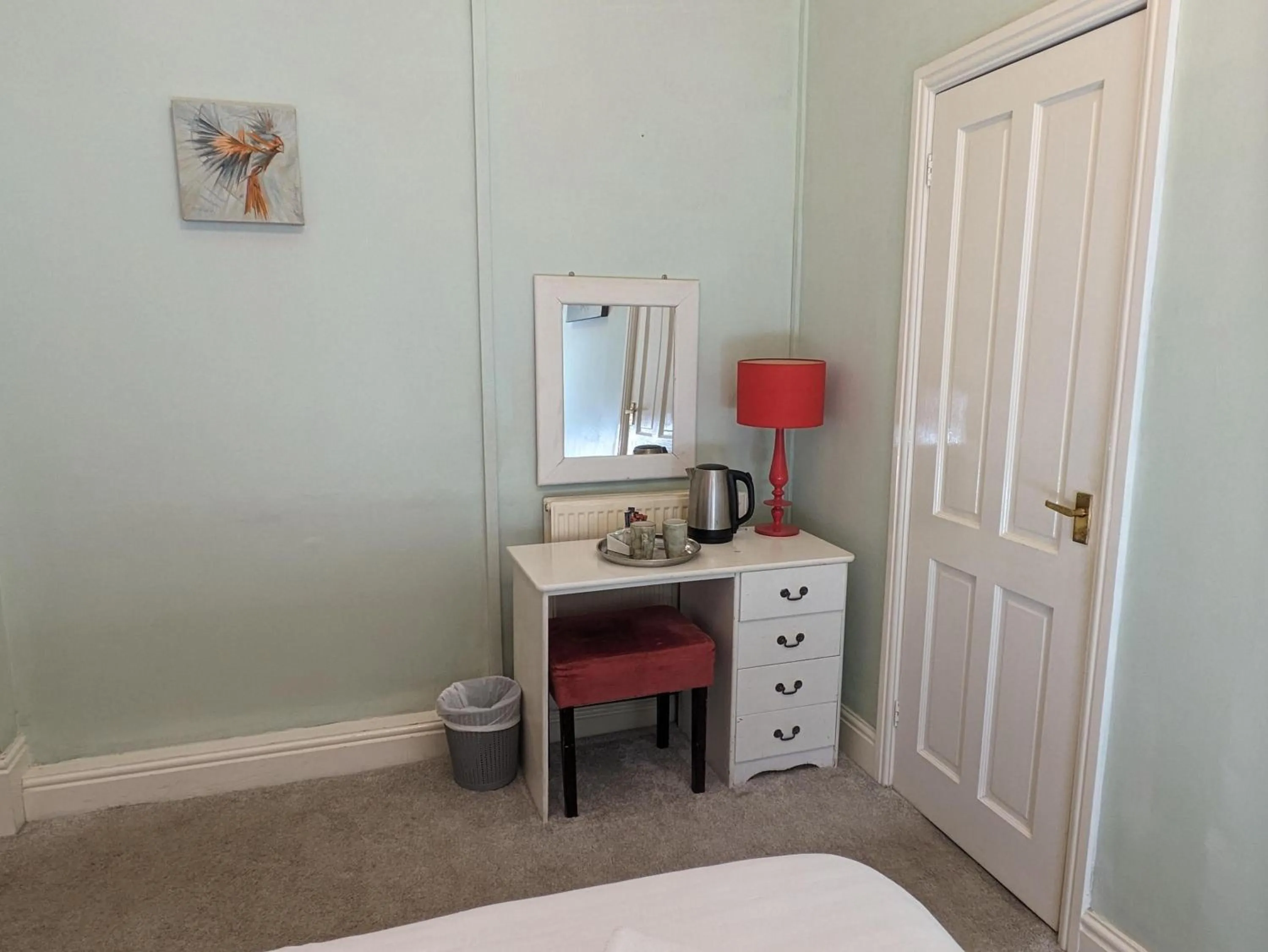 Coffee/tea facilities, Bed in Charles Cotton Hotel