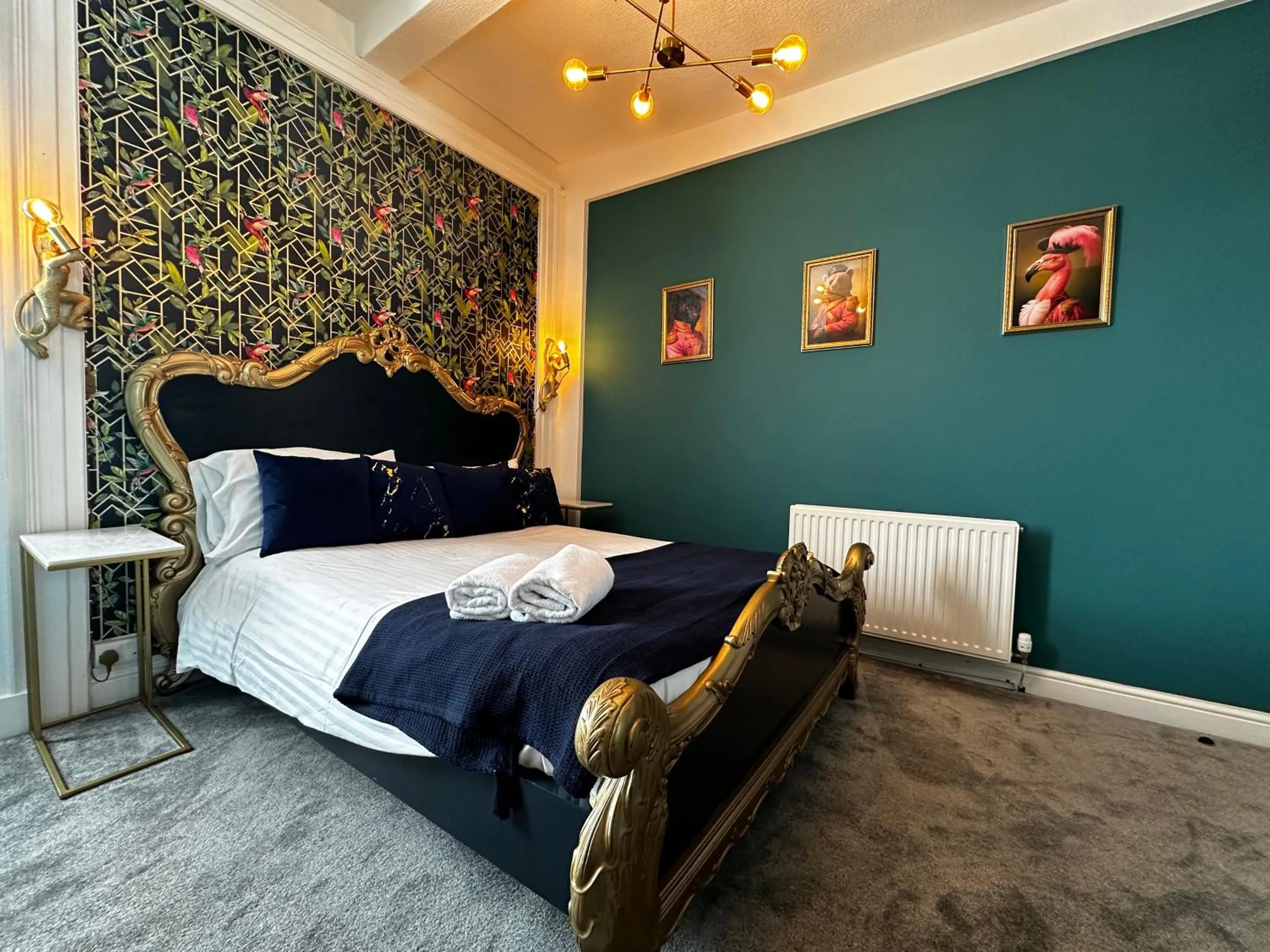 Bed in The Golden Fleece Inn