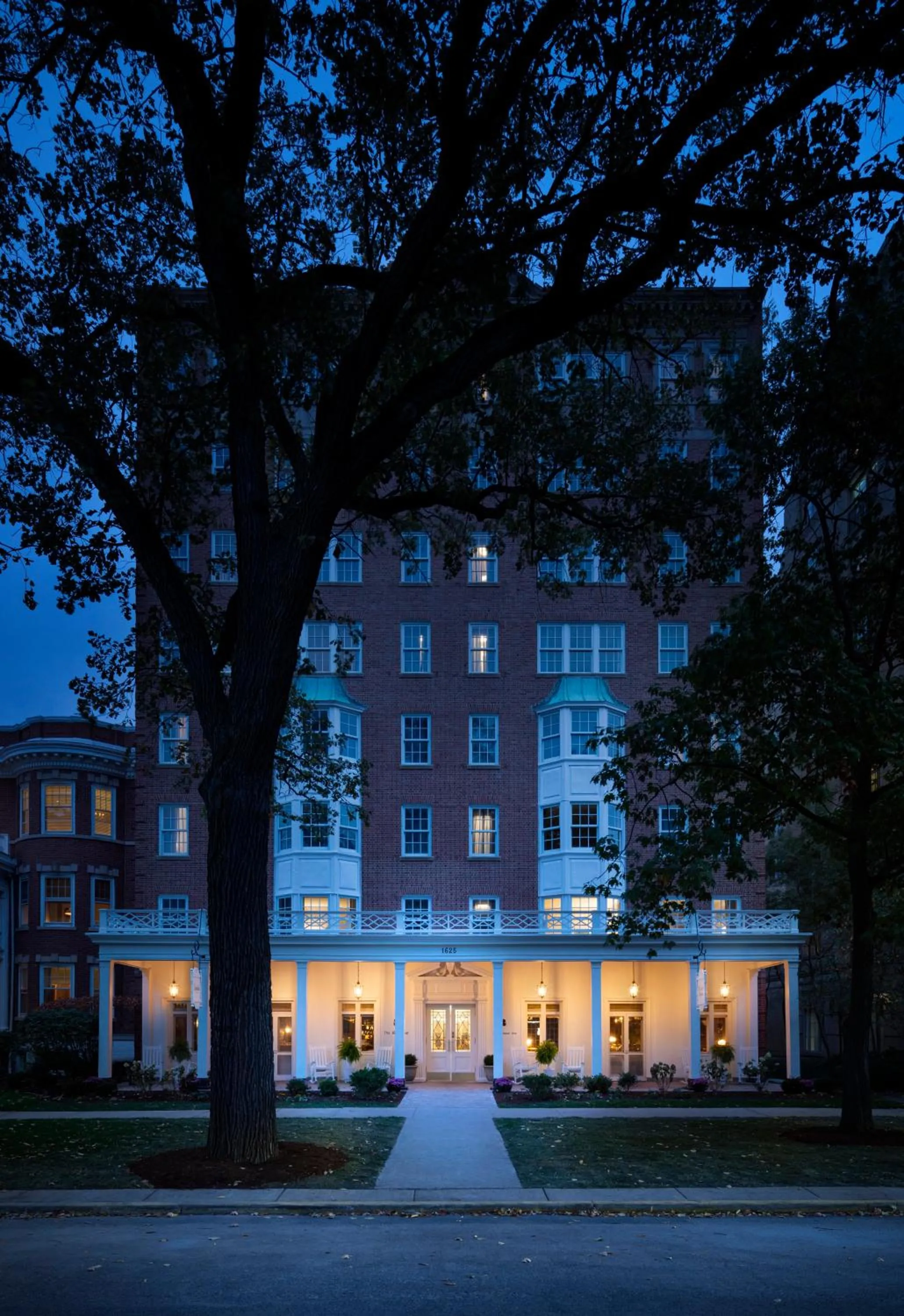 Property building in Graduate by Hilton Evanston