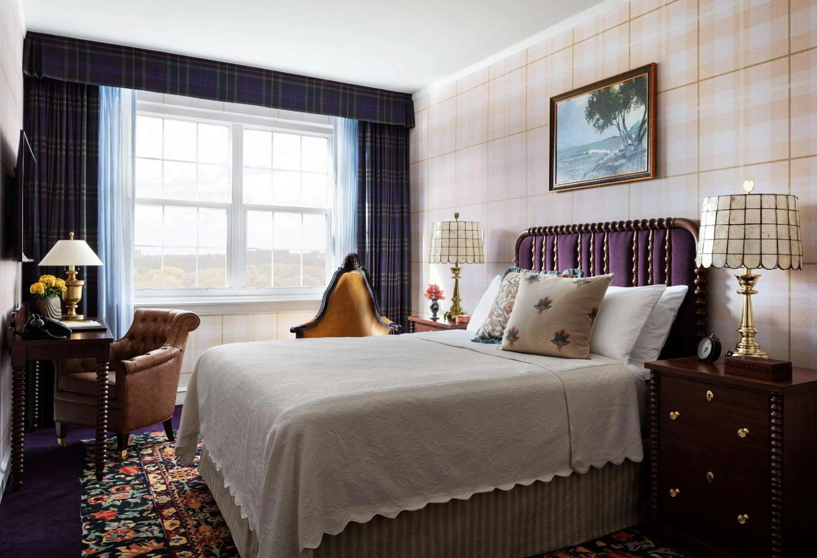 Bed in Graduate by Hilton Evanston