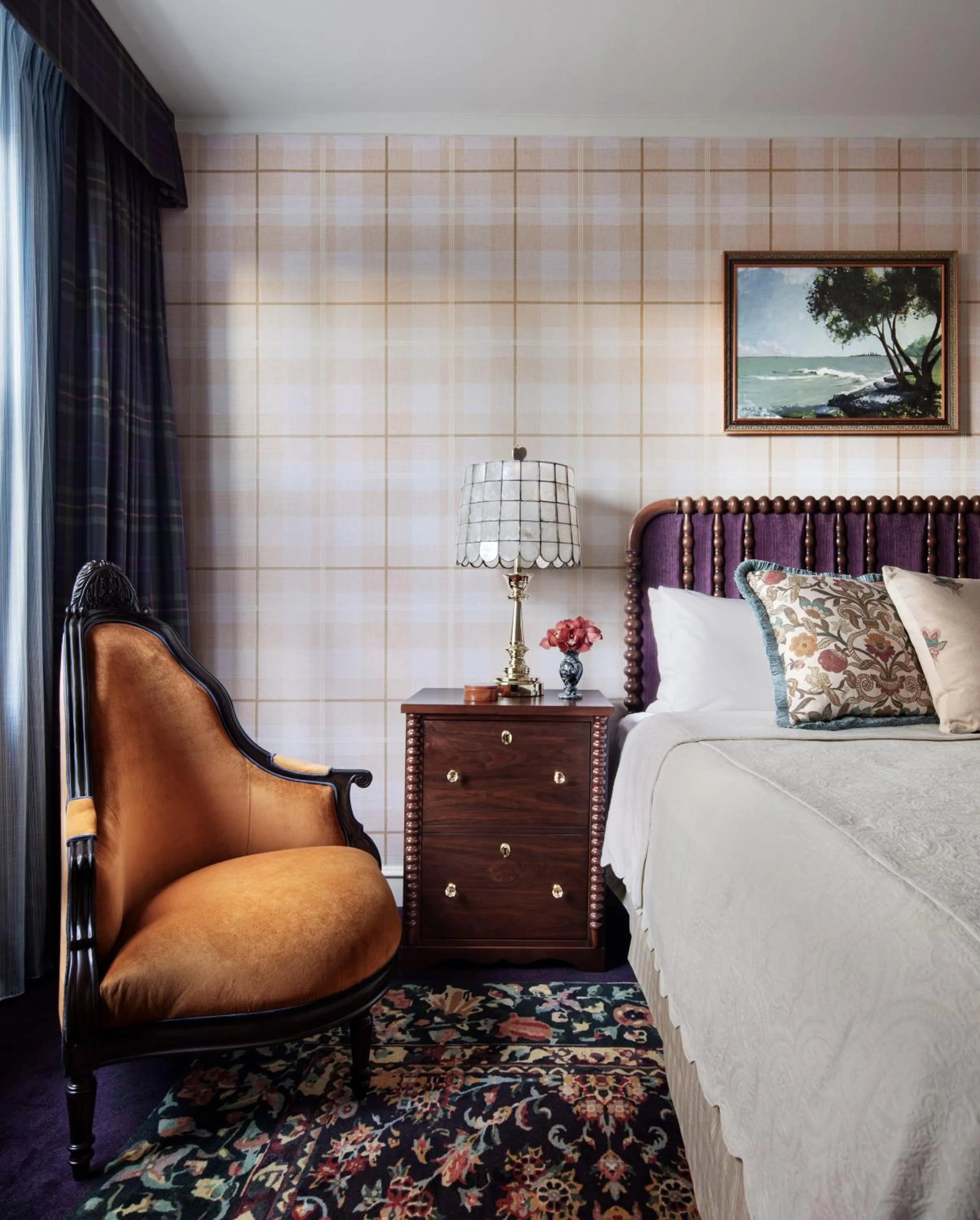 Bed in Graduate by Hilton Evanston