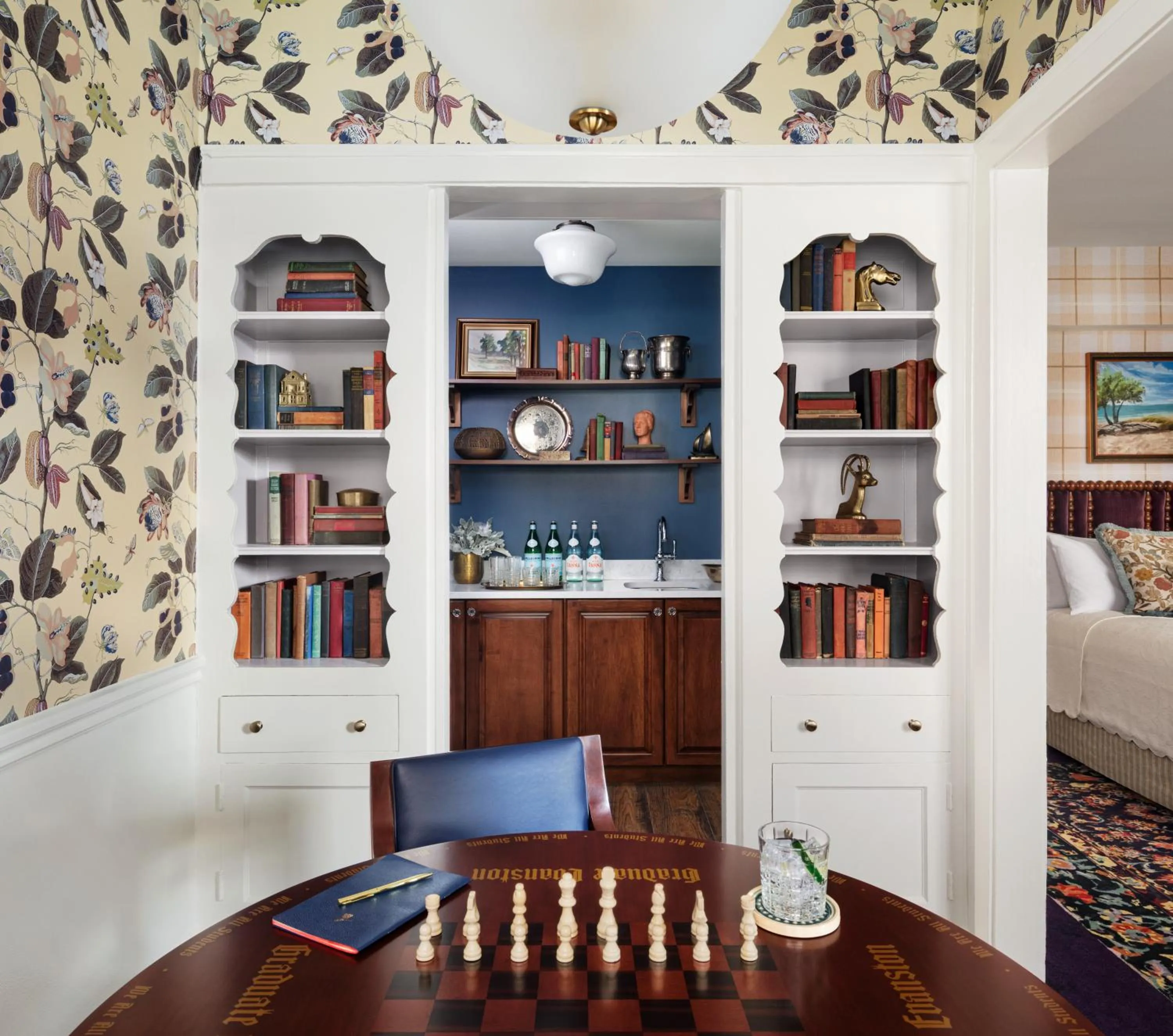 Living room in Graduate by Hilton Evanston