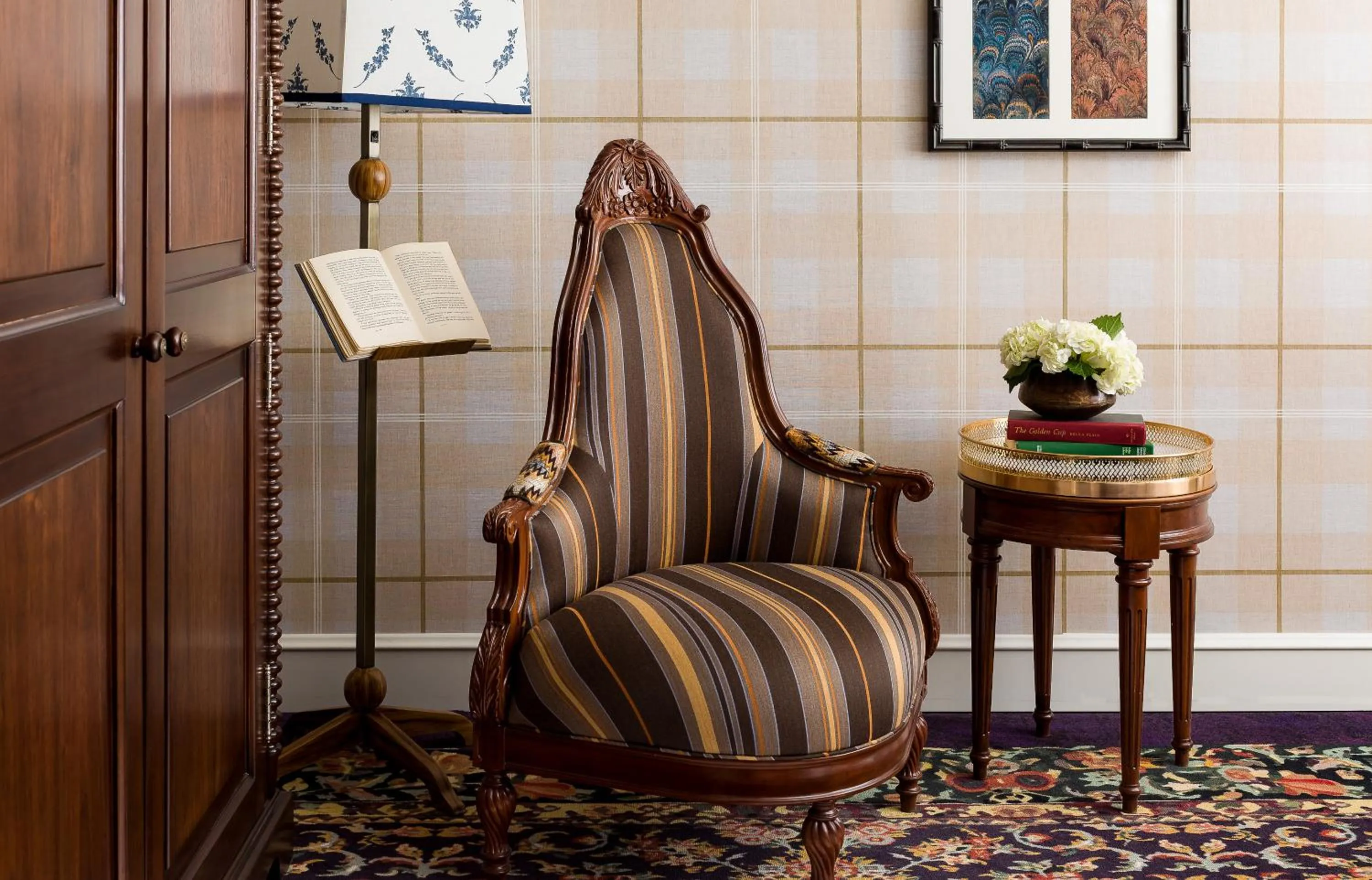 Living room in Graduate by Hilton Evanston