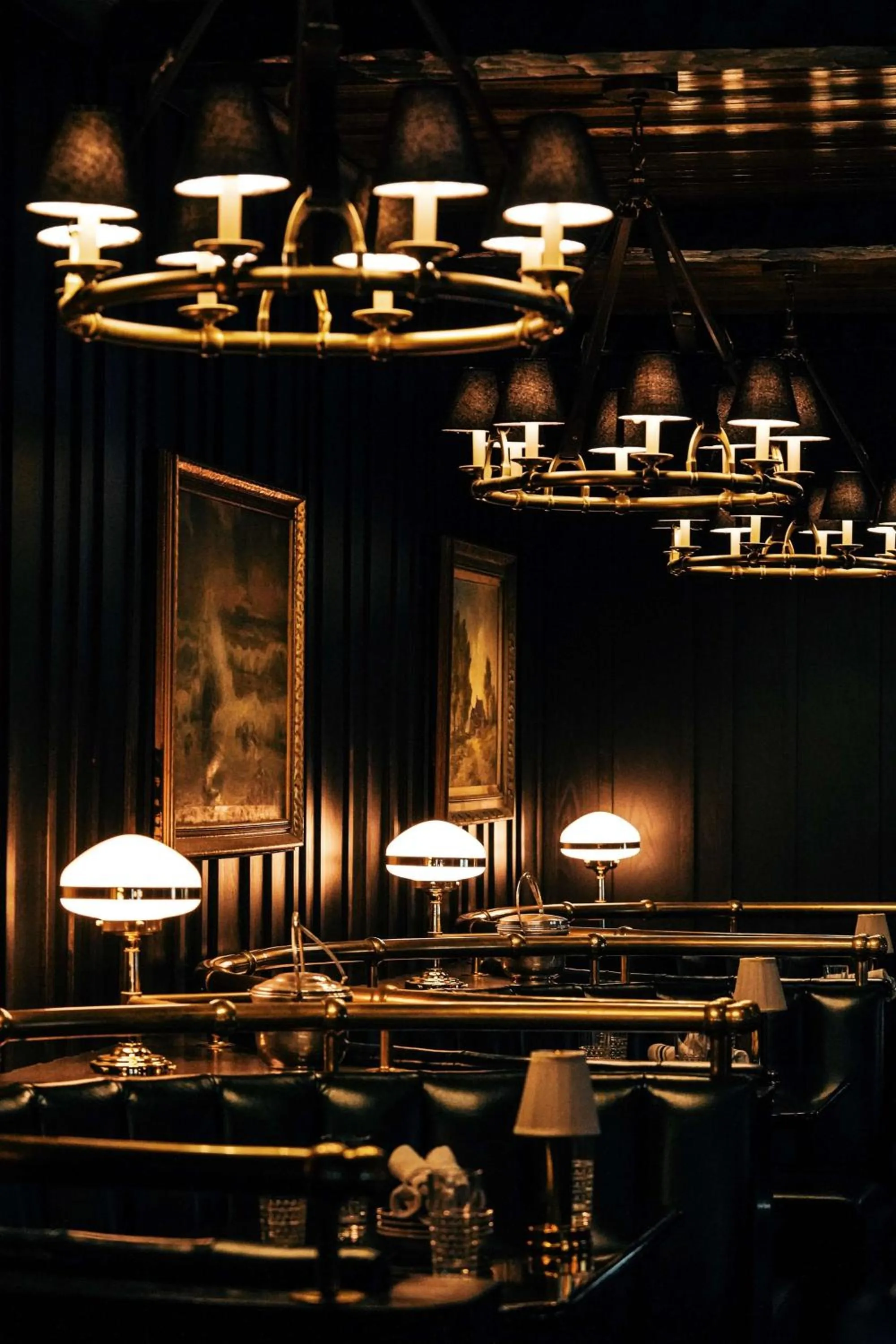 Dining area in Graduate by Hilton Evanston