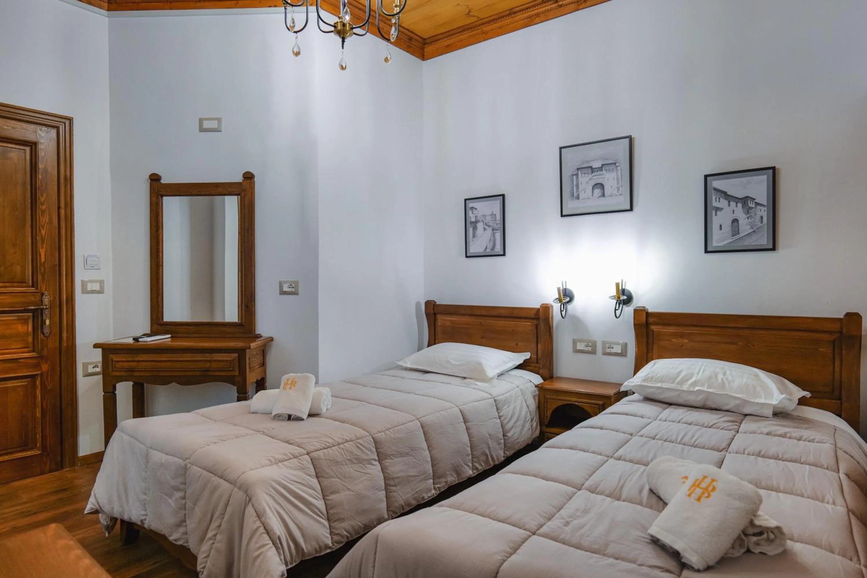 Photo of the whole room in Hotel Bineri