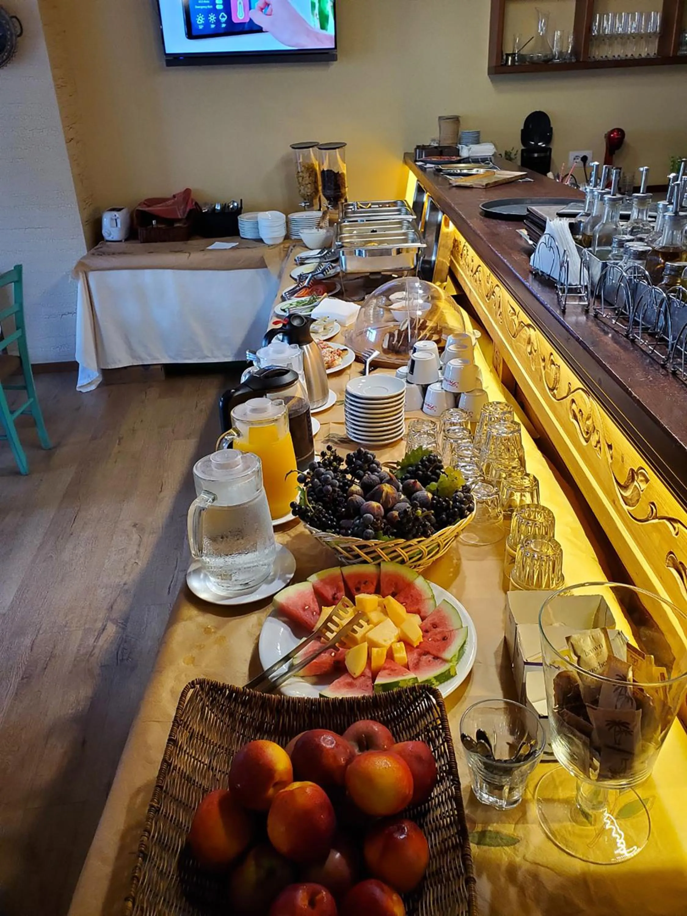 Food and drinks in Hotel Bineri