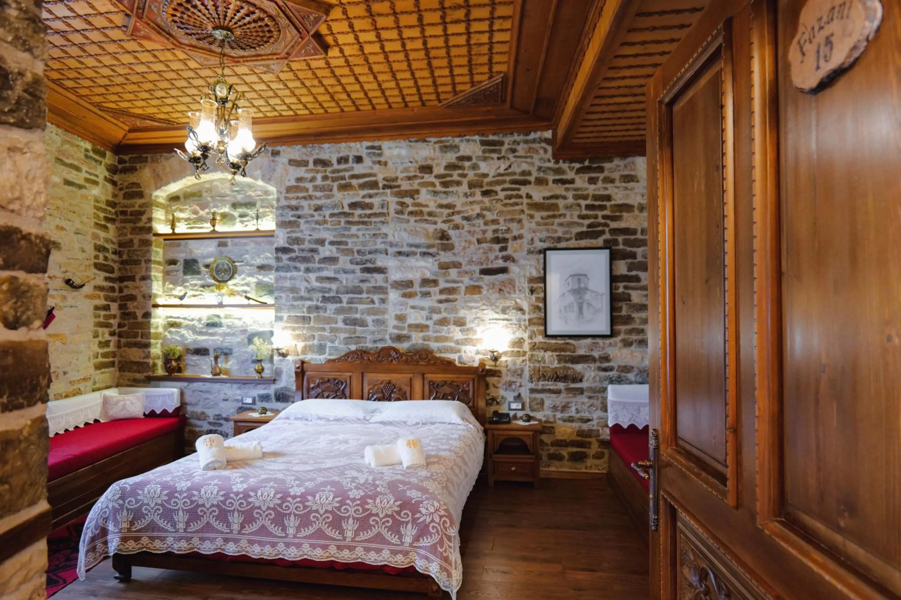 Photo of the whole room in Hotel Bineri