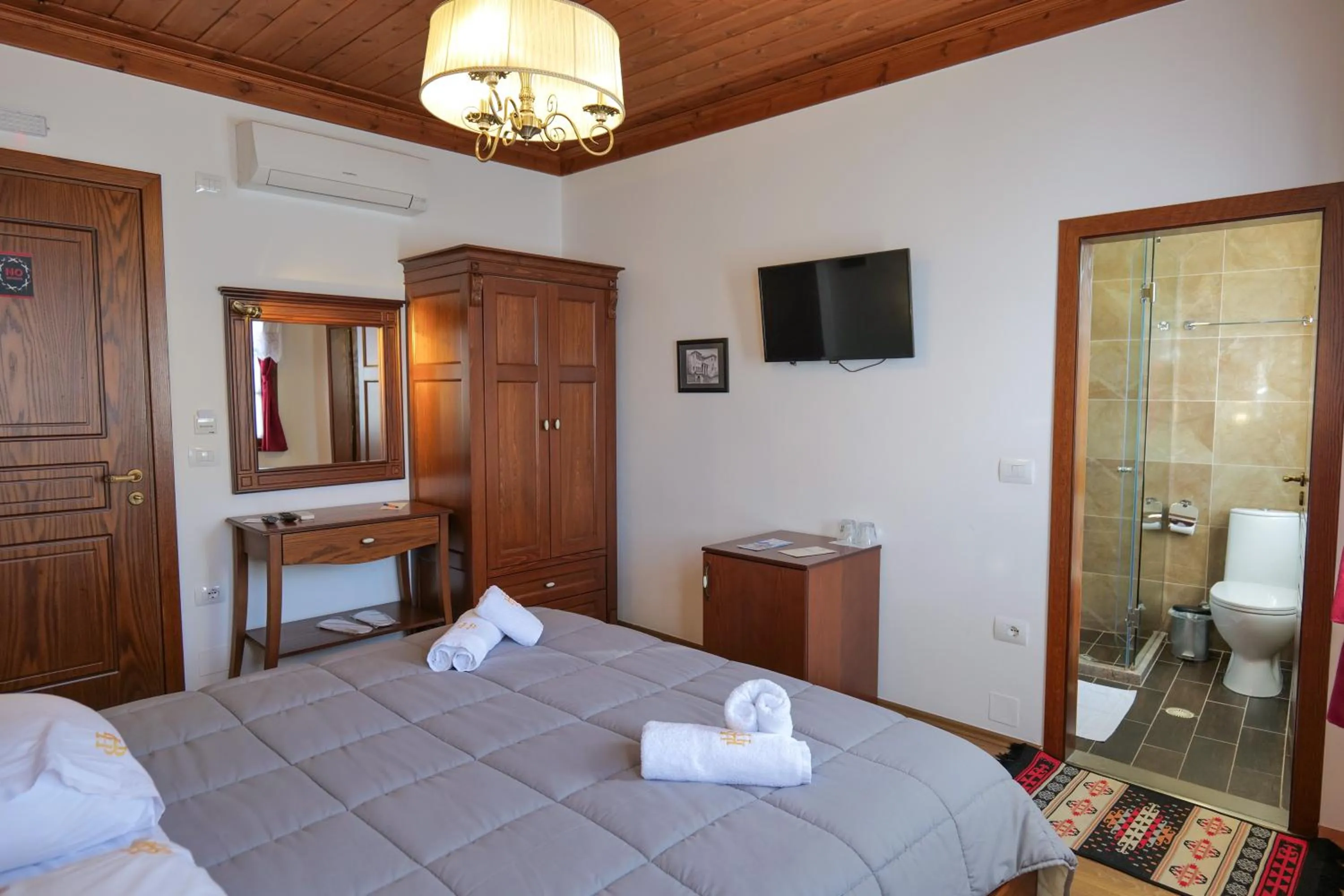 Bedroom in Hotel Bineri