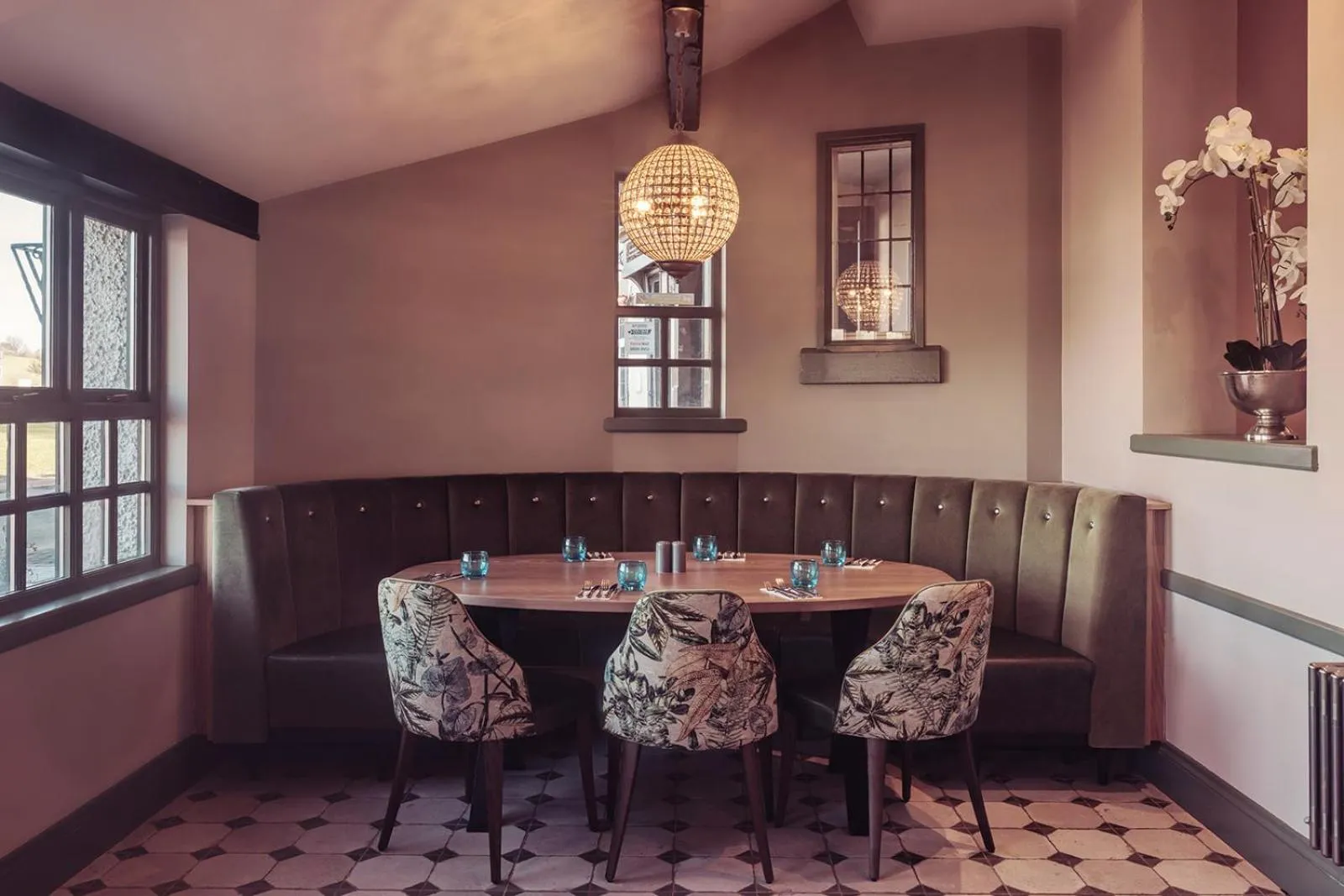 Restaurant/places to eat in Longlands Inn & Cottages