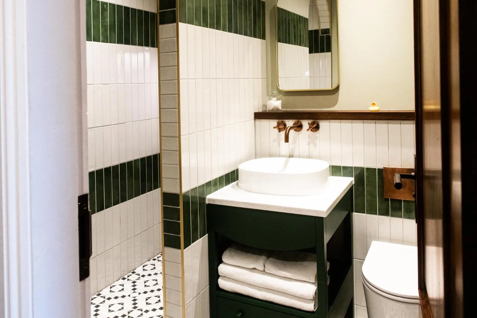 Longlands Inn & Cottages