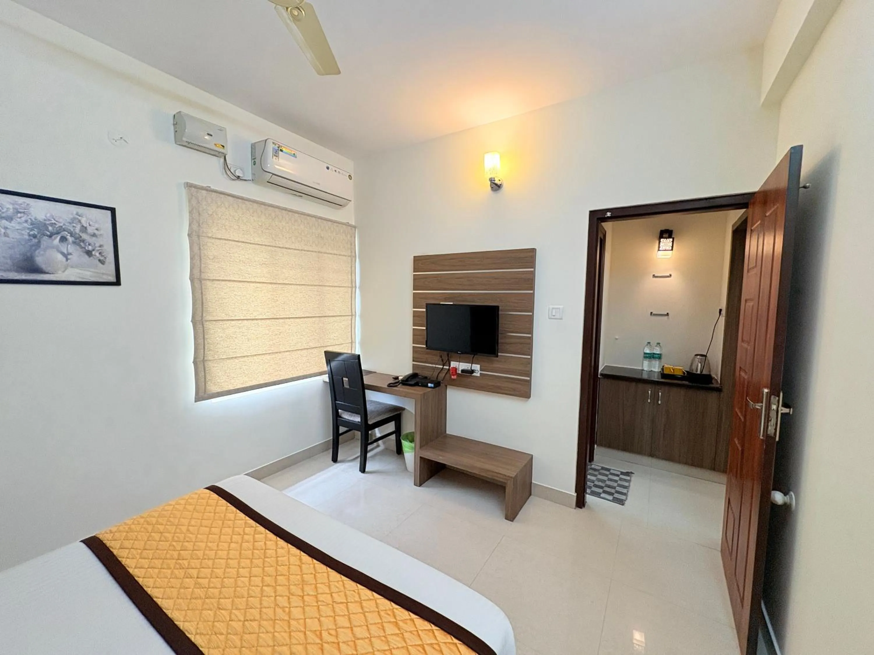 Bed in Sunshine Suites-Premium