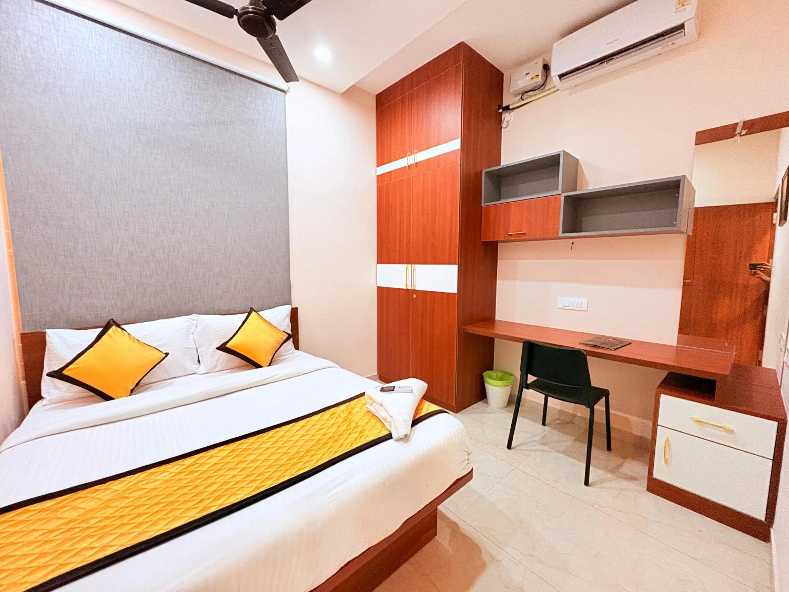 Bed in Sunshine Suites-Premium