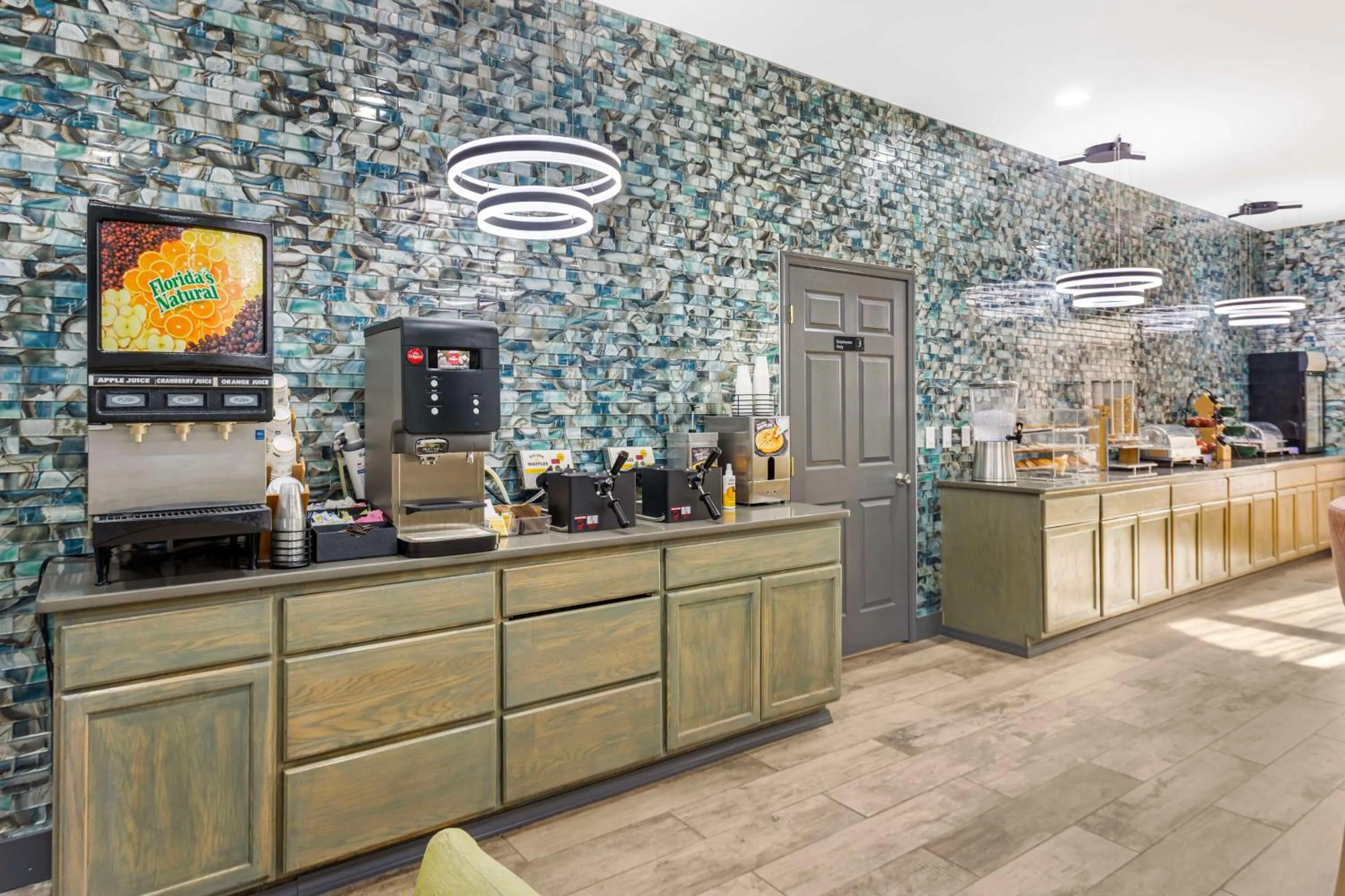 Breakfast in Best Western Chambersburg