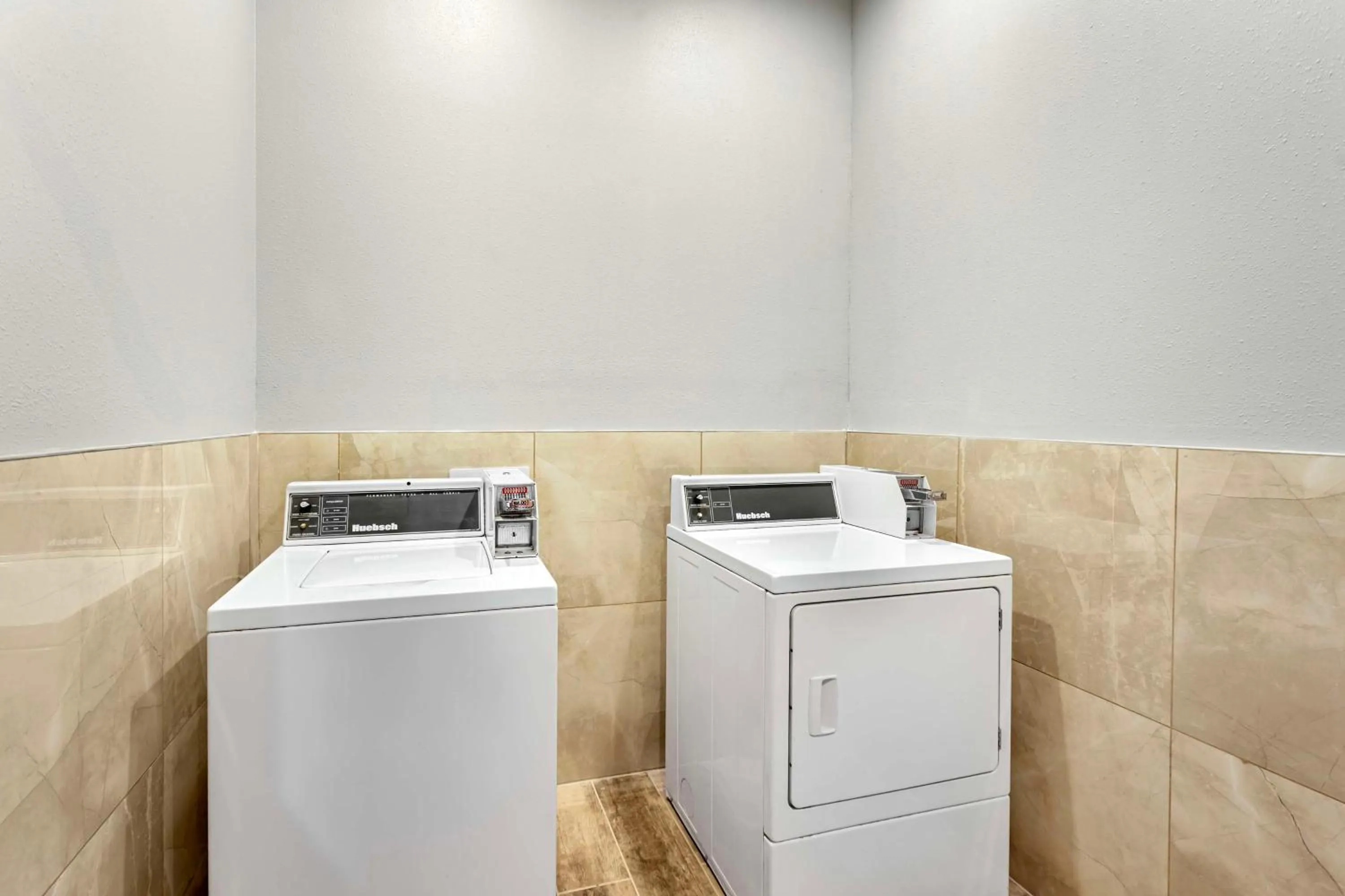 laundry in Best Western Chambersburg