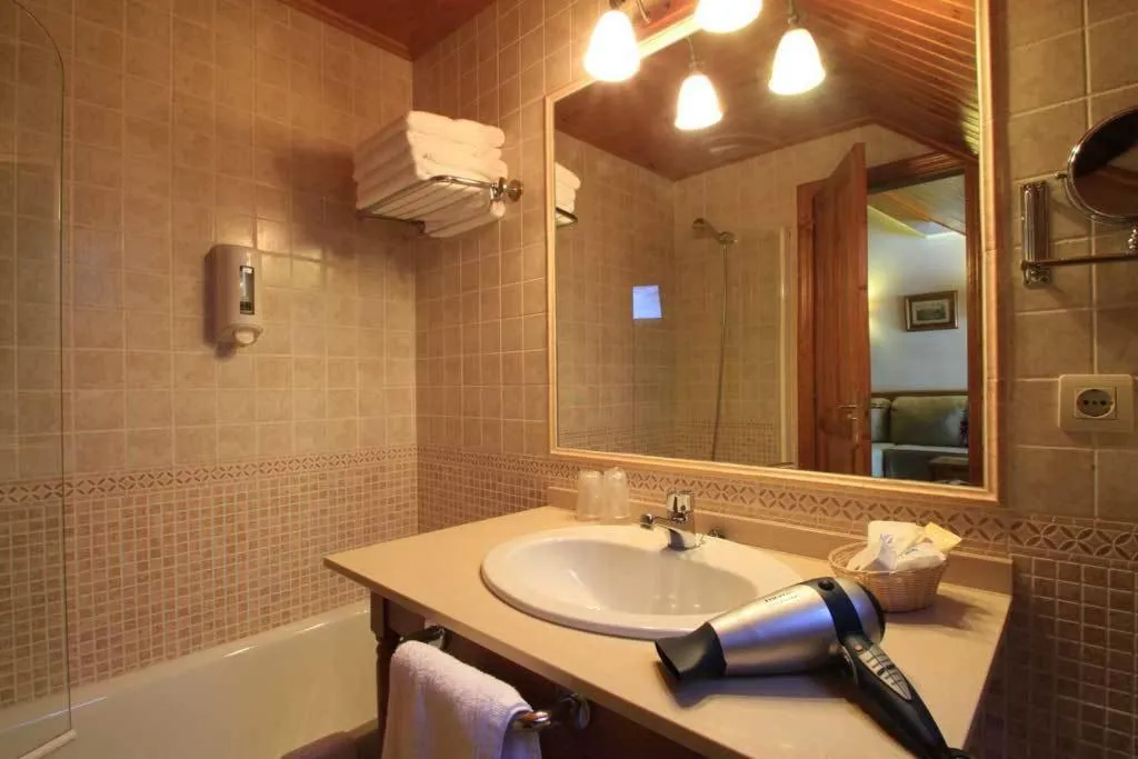 Bathroom in Aparthotel Sarrato