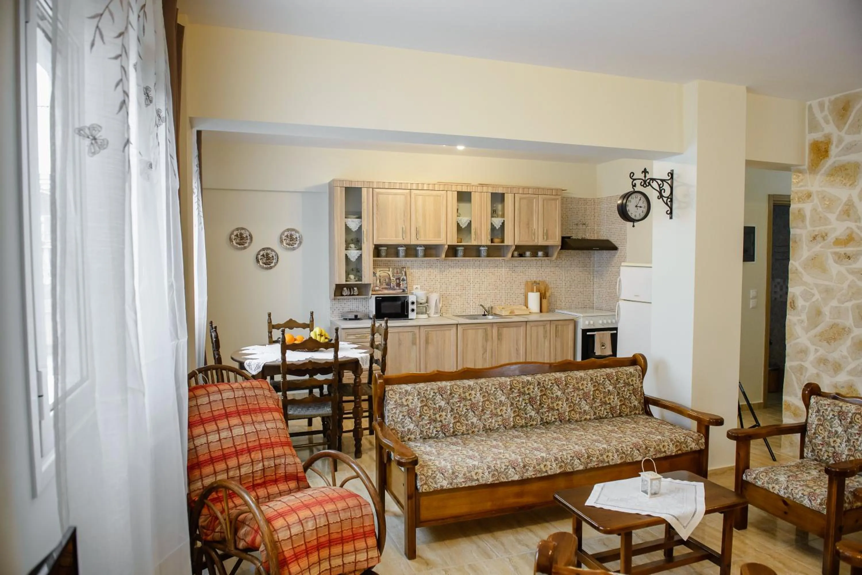 Photo of the whole room in Artemissoula near airport