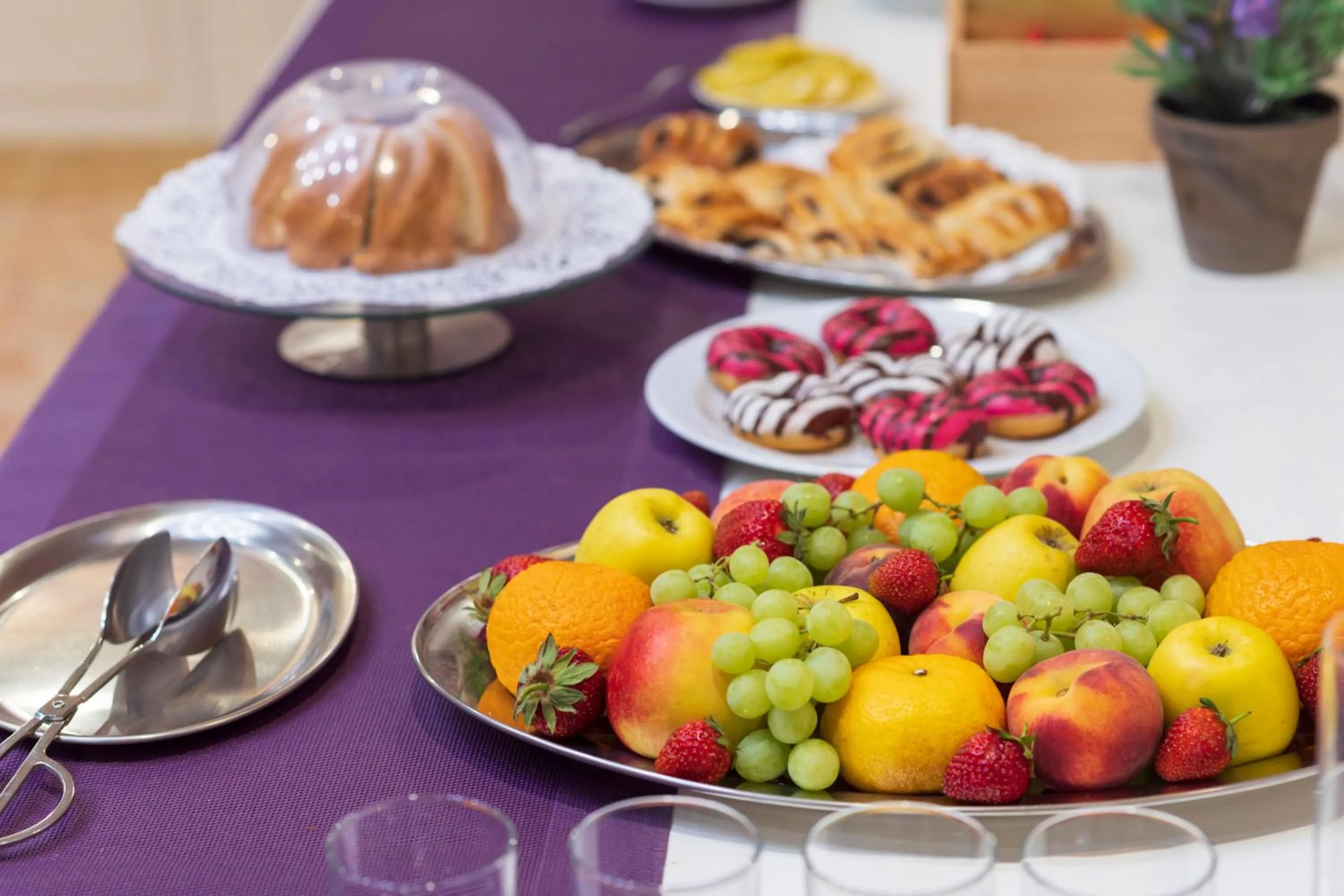 Breakfast in Art Deco Hotel Hoffmann