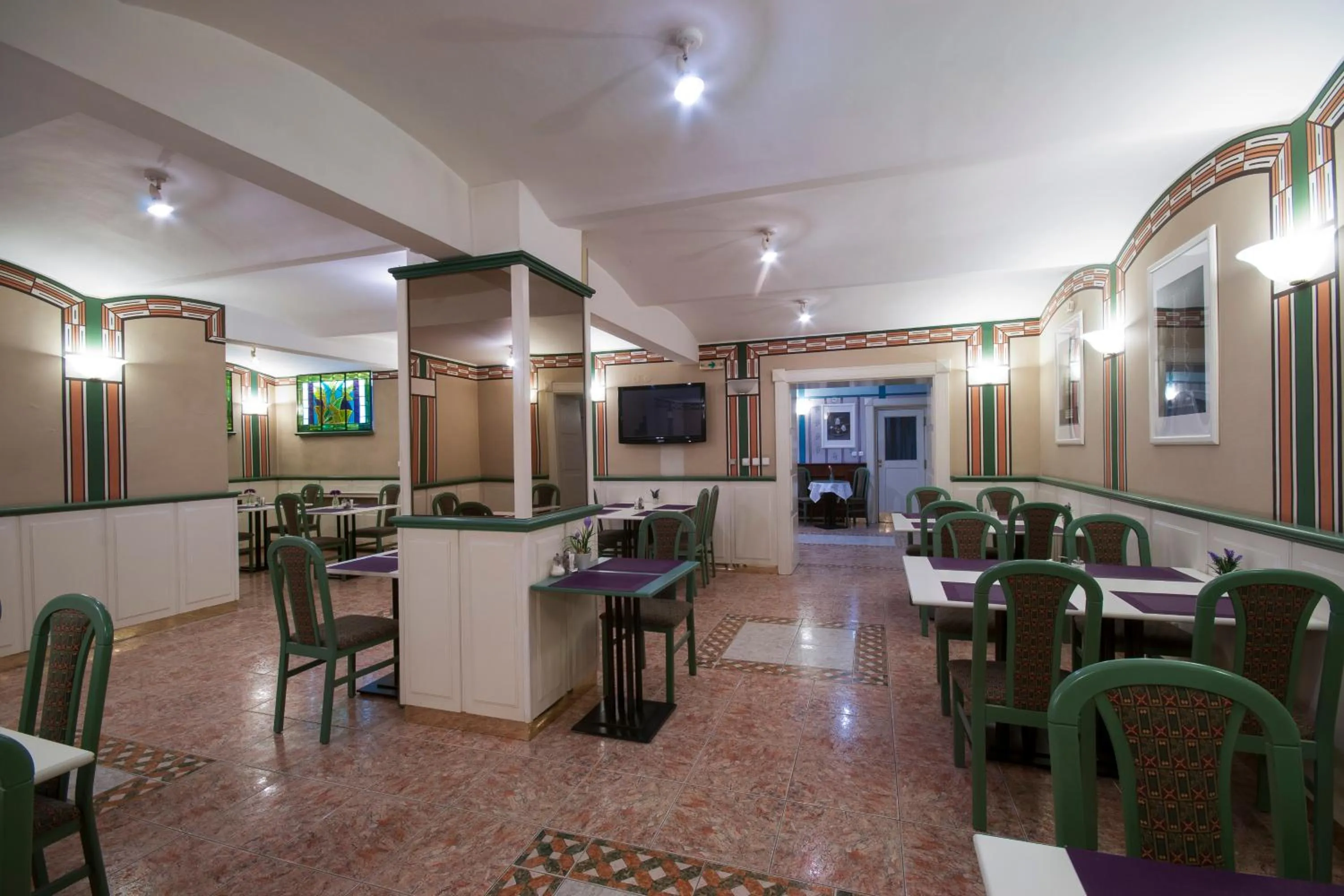 Restaurant/places to eat in Art Deco Hotel Hoffmann