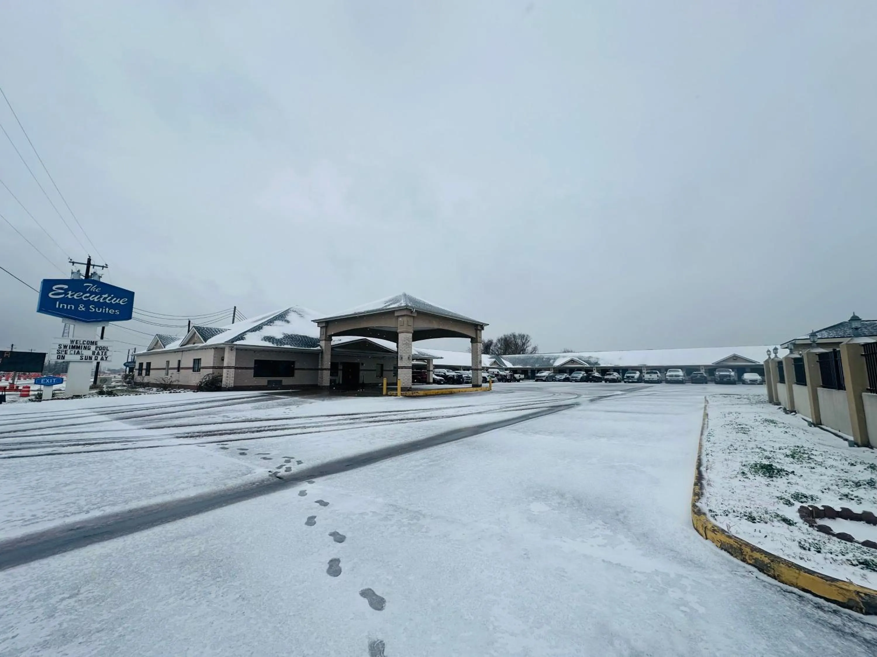 Property building in Executive Inn & Suites West Columbia