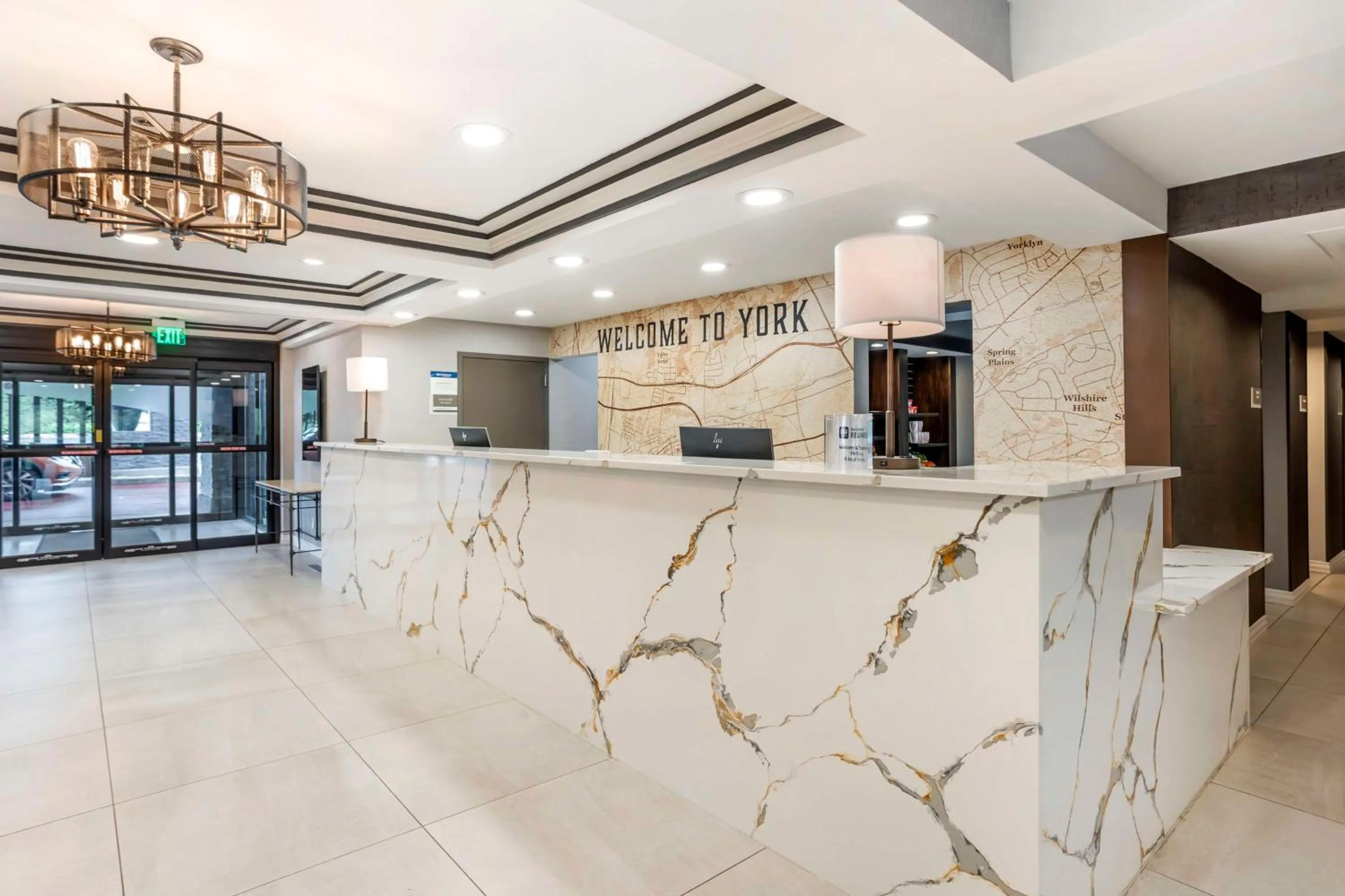 Lobby or reception in Best Western Plus Heritage Rail Inn & Suites