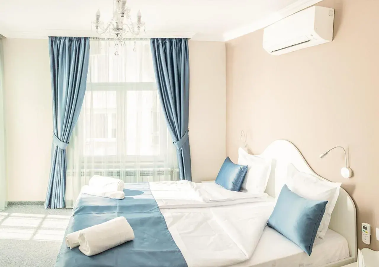 Double Room with Partial Sea View in Family Hotel Belle Epoque Beach Double Room with Partial Sea View in Family Hotel Belle Epoque Beach