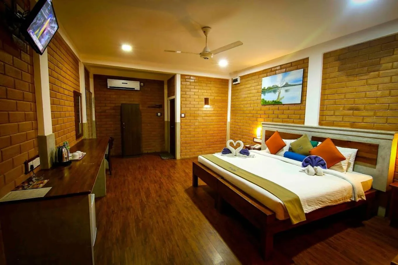 Bedroom, Bed in Elephas Resort & Spa