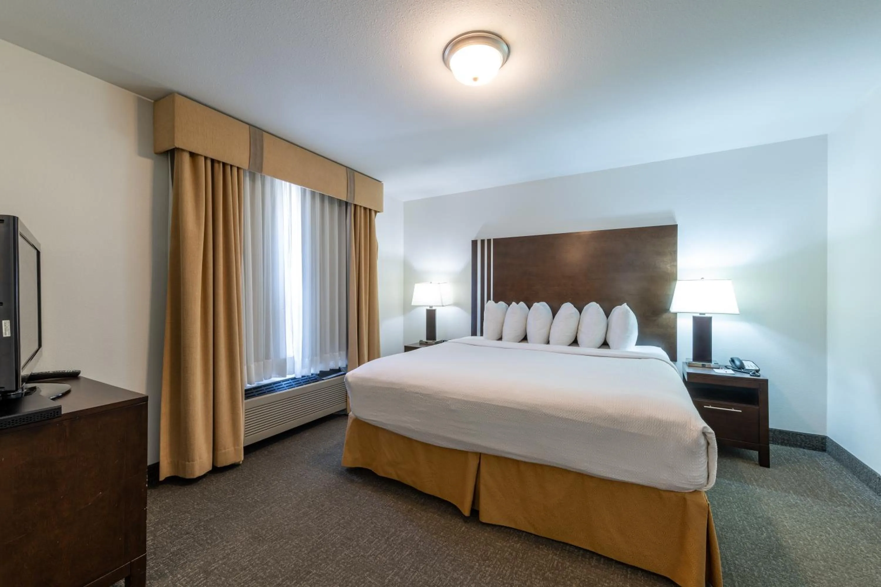 Bed in Ramada Golden