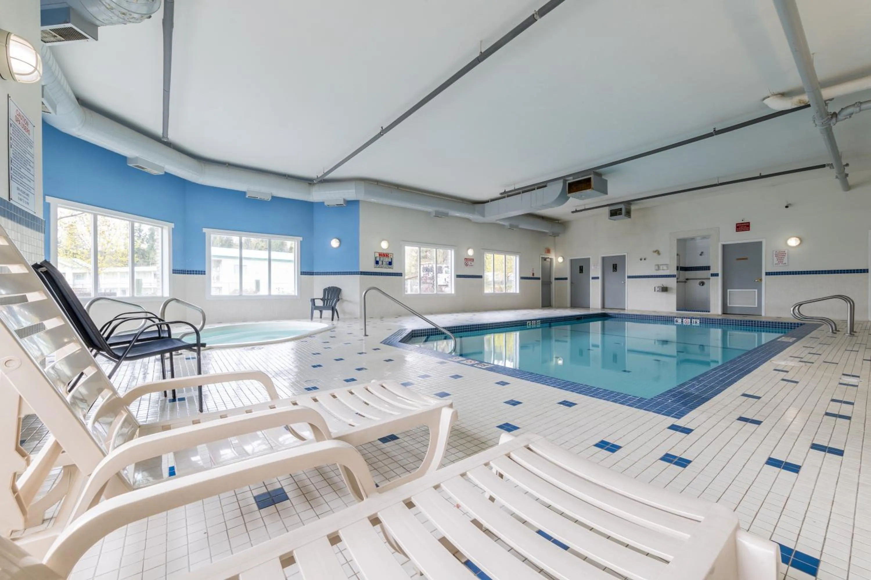 Swimming pool in Ramada Golden