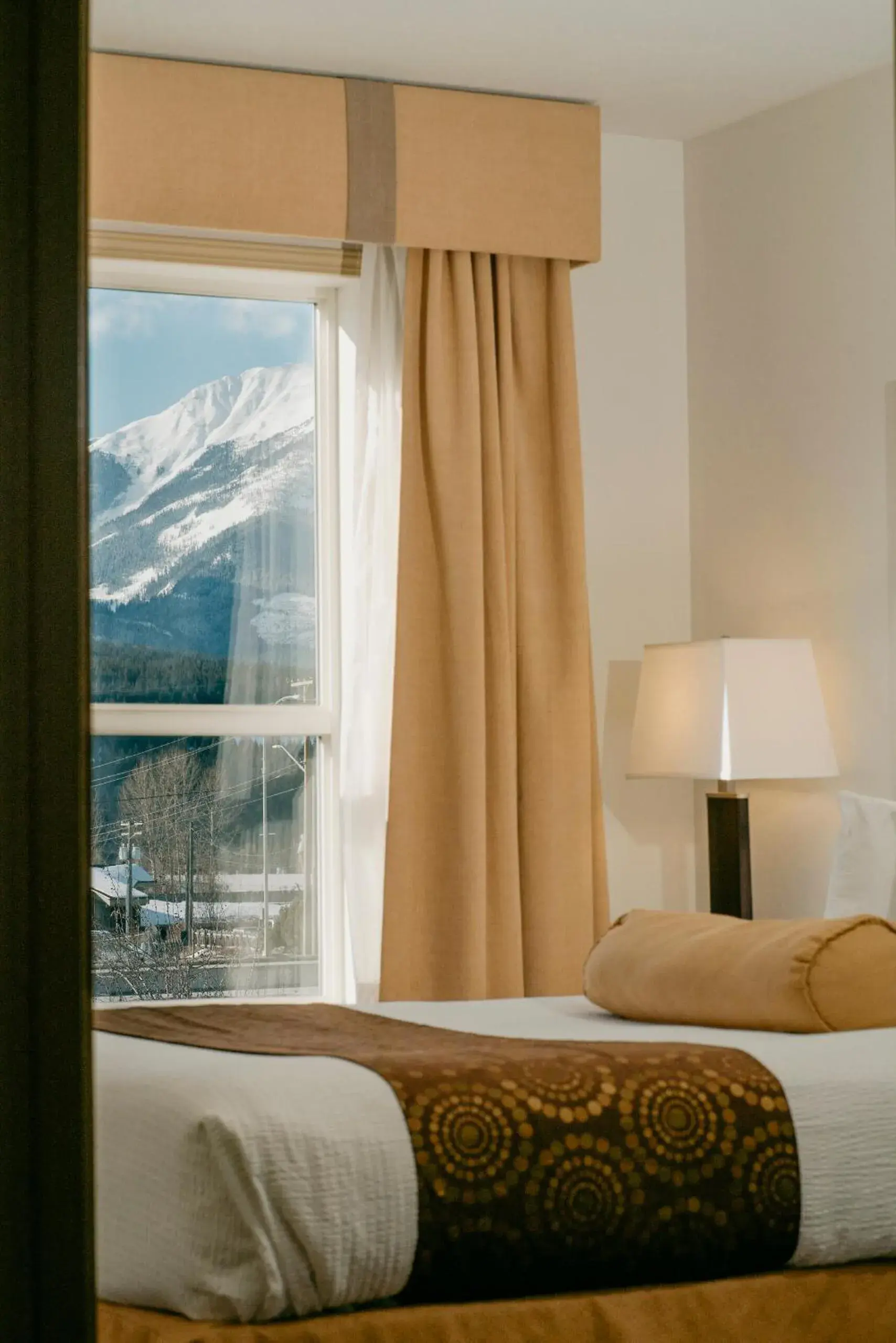 Queen Room with Two Queen Beds - Non-Smoking in Ramada Golden Queen Room with Two Queen Beds - Non-Smoking in Ramada Golden