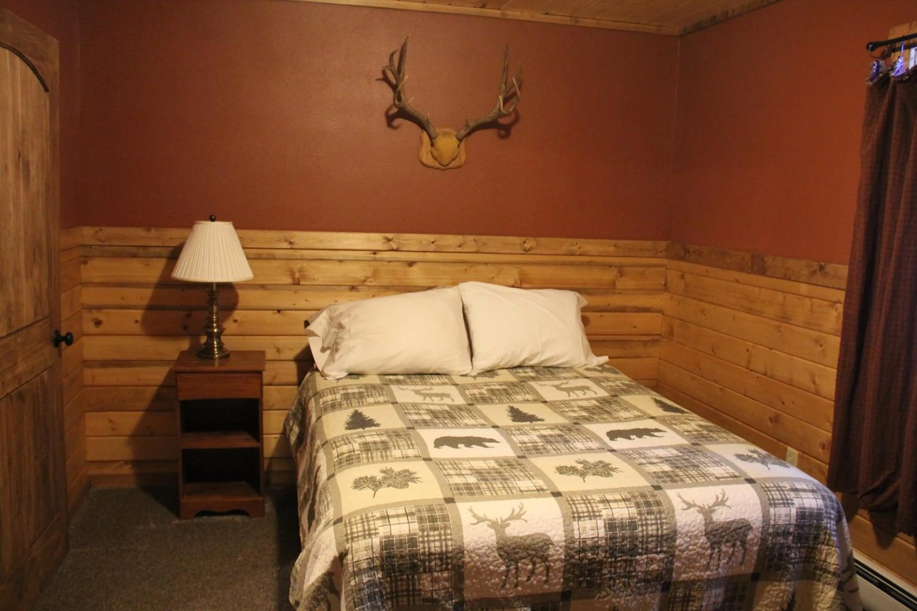 Bedroom in Sugar Loaf Lodge & Cabins