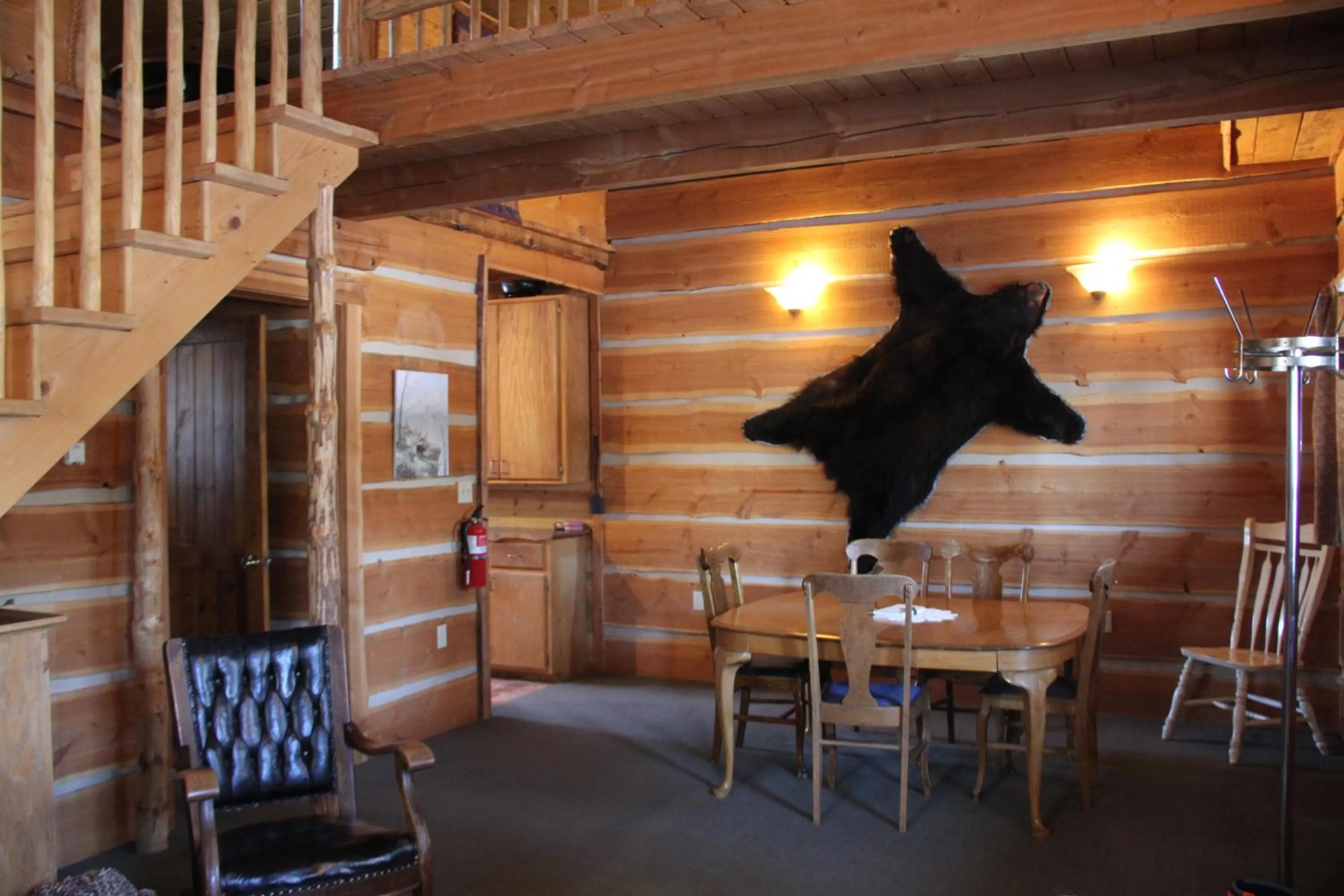 Dining area in Sugar Loaf Lodge & Cabins