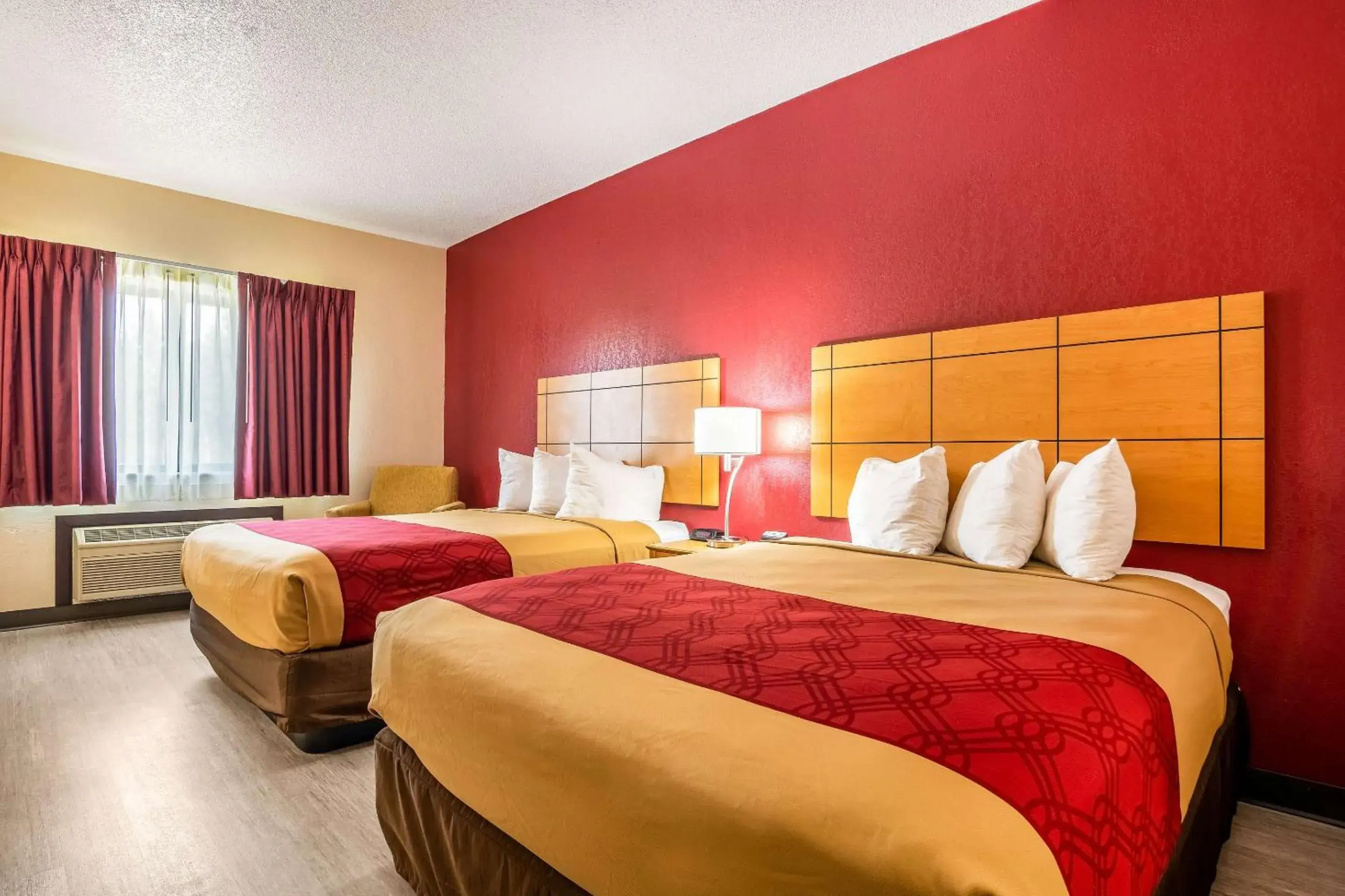 Queen Room with Two Queen Beds - Non-Smoking in Econo Lodge Wanamaker Queen Room with Two Queen Beds - Non-Smoking in Econo Lodge Wanamaker